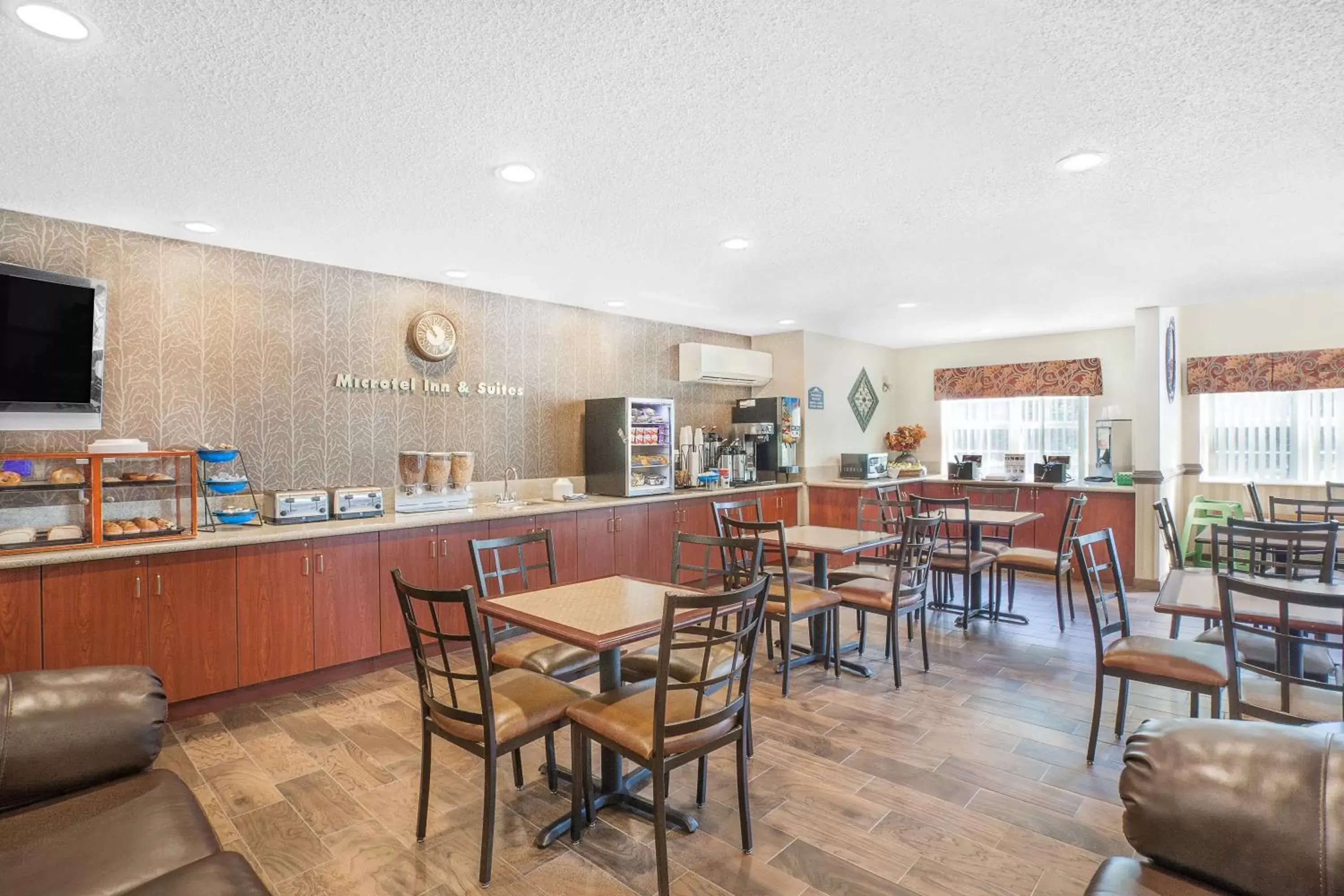 Restaurant/places to eat in Microtel Inn and Suites - Salisbury Restaurant/places to eat in Microtel Inn and Suites - Salisbury