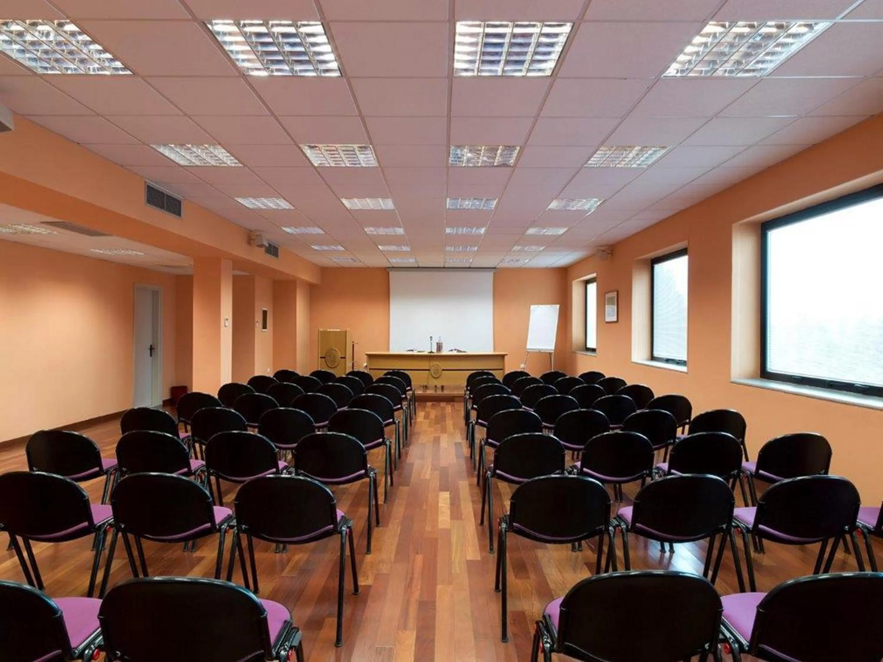 Business facilities in Hotel Bifi