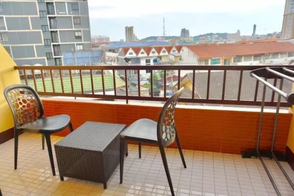 Balcony/Terrace in Suppamitr Villa Hotel