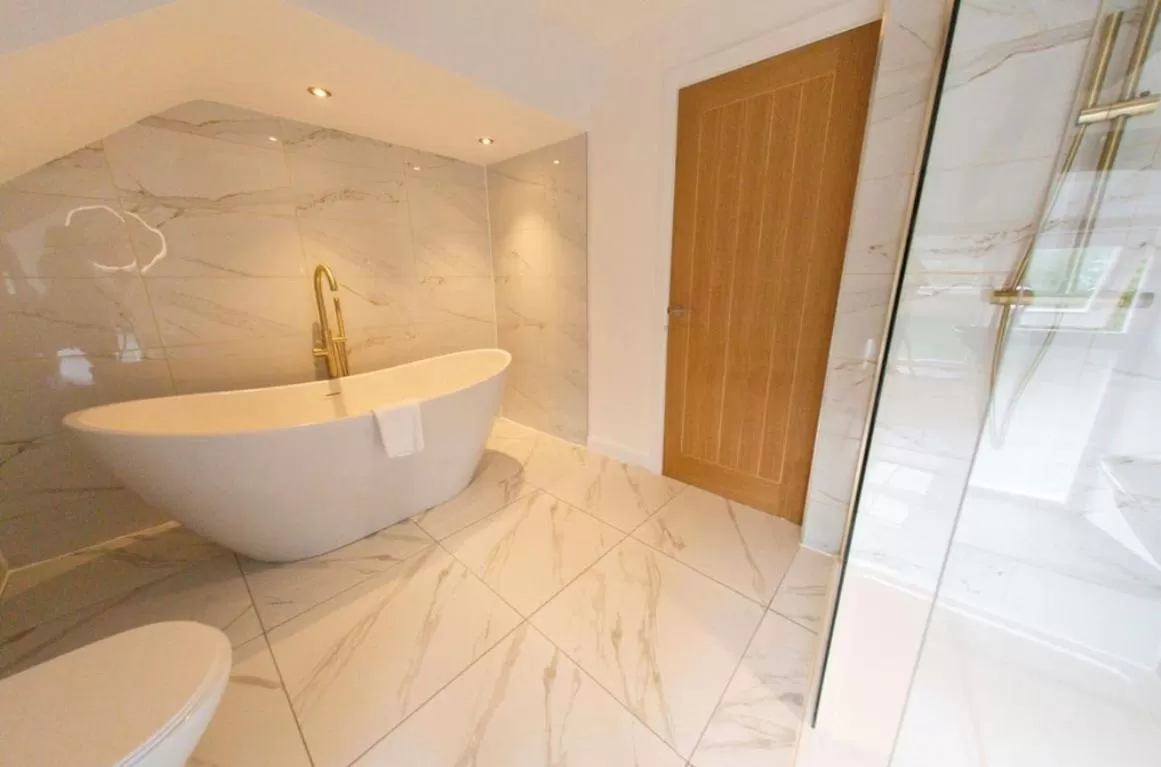 Bath in Bert's Rooms at The Black Horse Inn