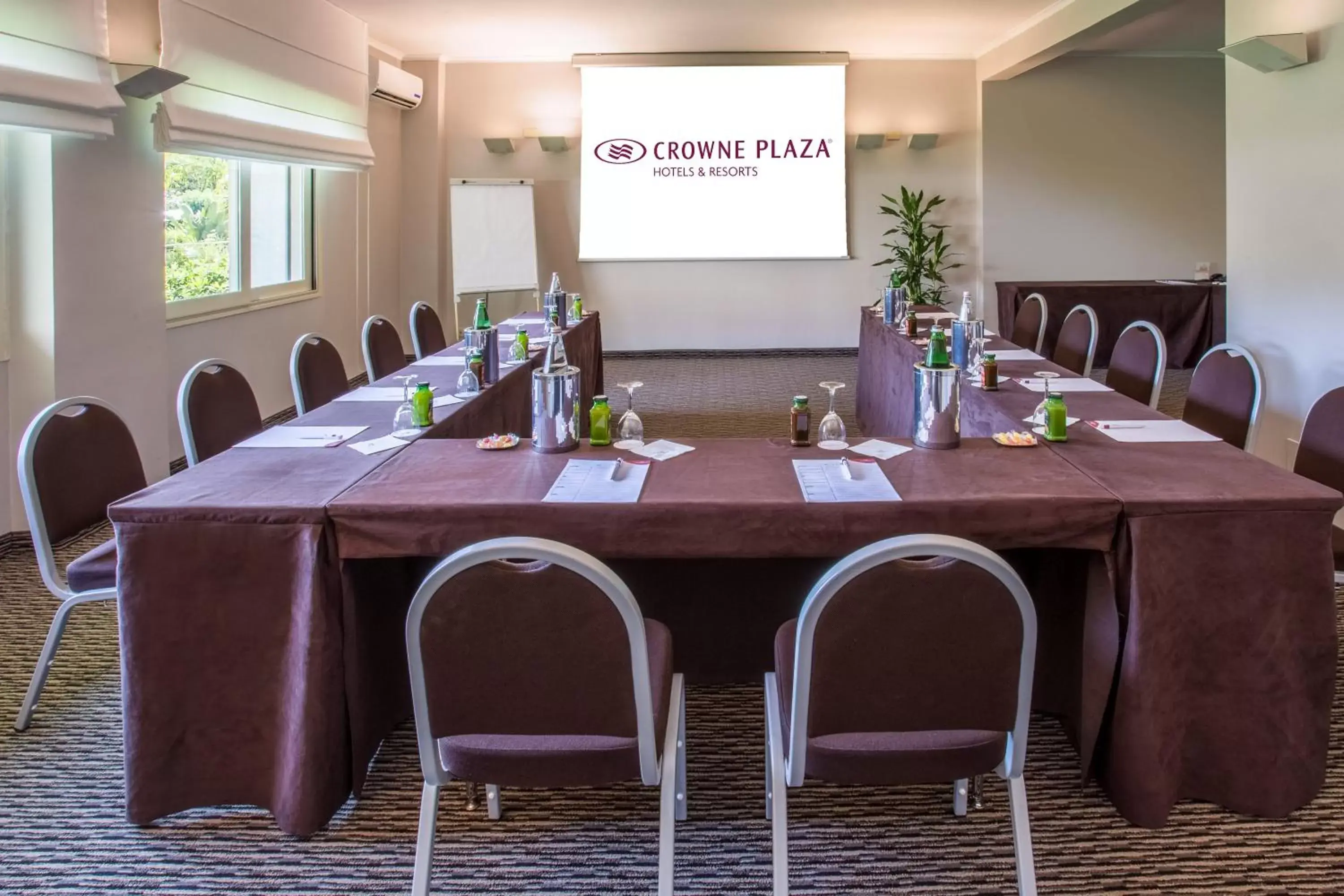 Meeting/conference room, Business Area/Conference Room in Crowne Plaza Rome St. Peter's, an IHG Hotel