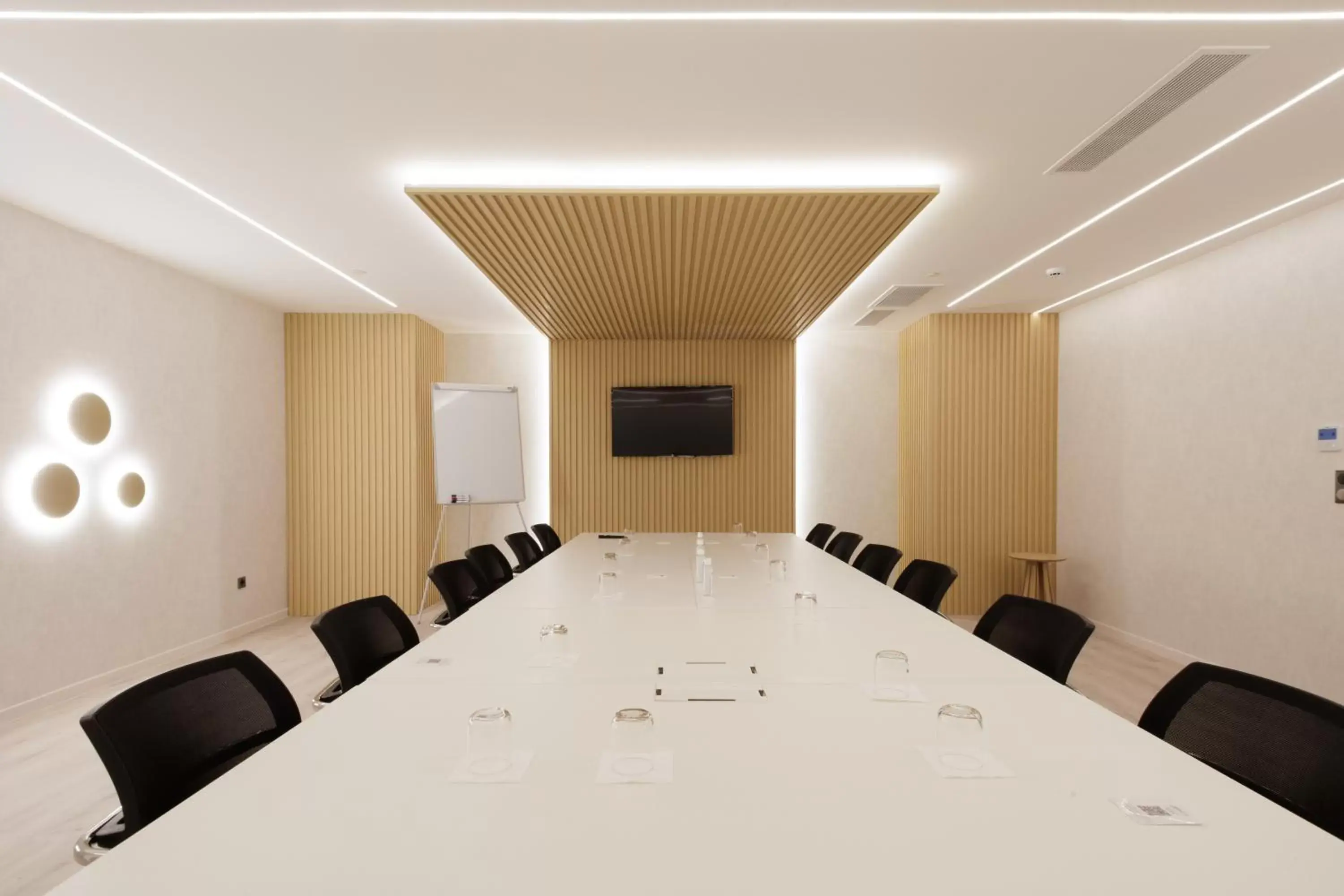 Meeting/conference room in LUX&EASY Signature Syngrou 234