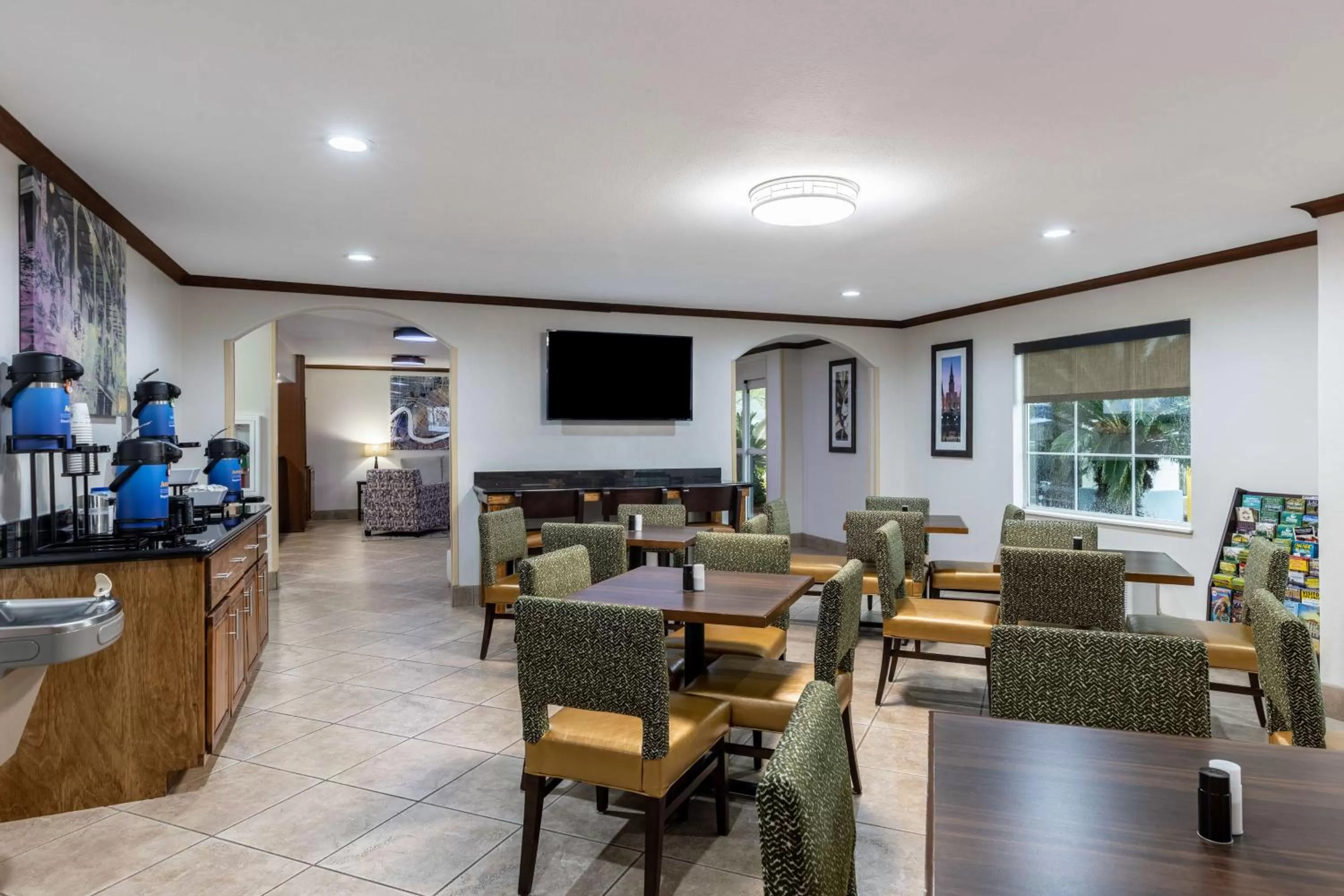 Breakfast in Best Western Morgan City Inn