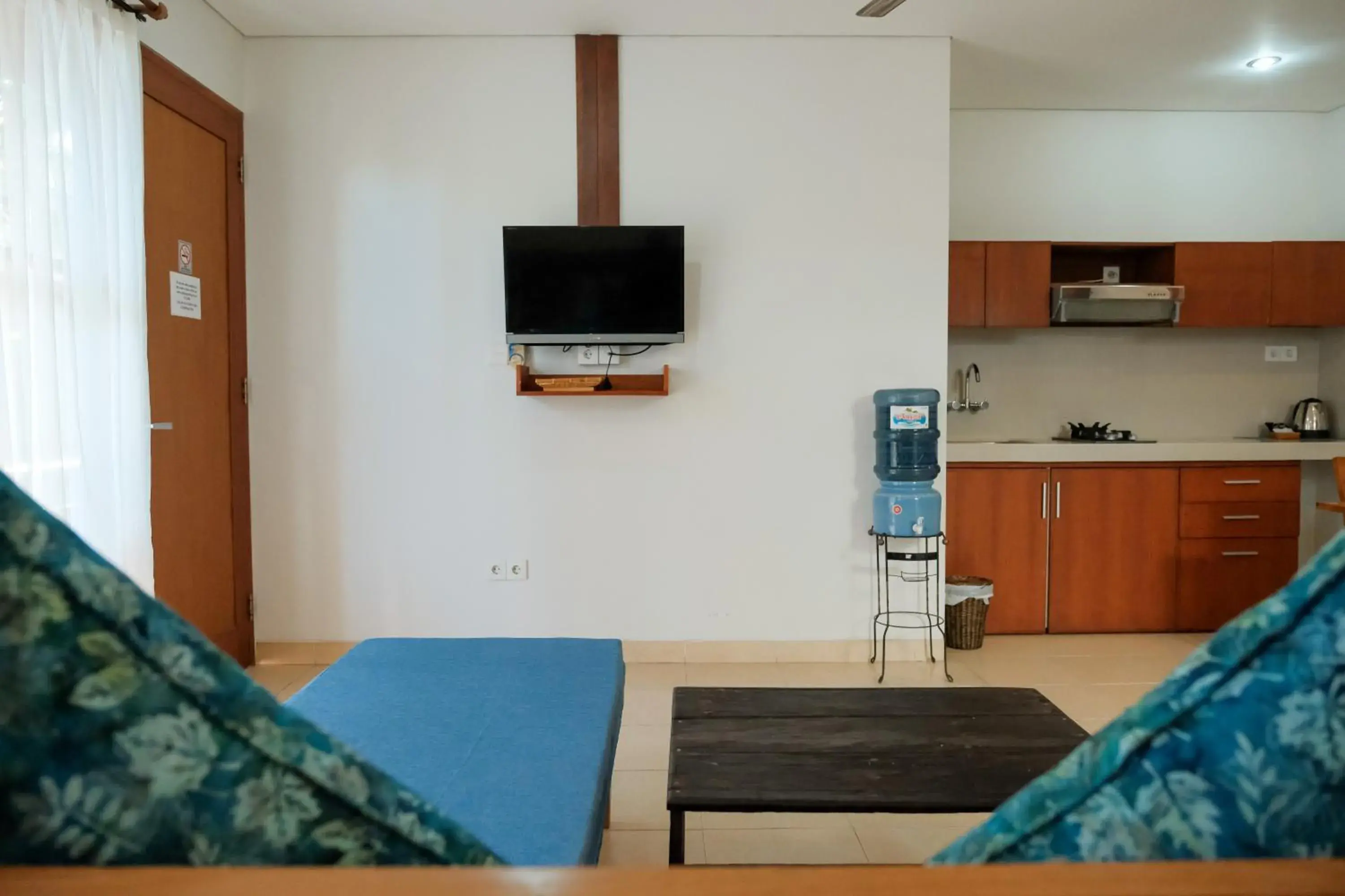 Communal lounge/ TV room, TV/Entertainment Center in Semarandana Bedrooms and Pool