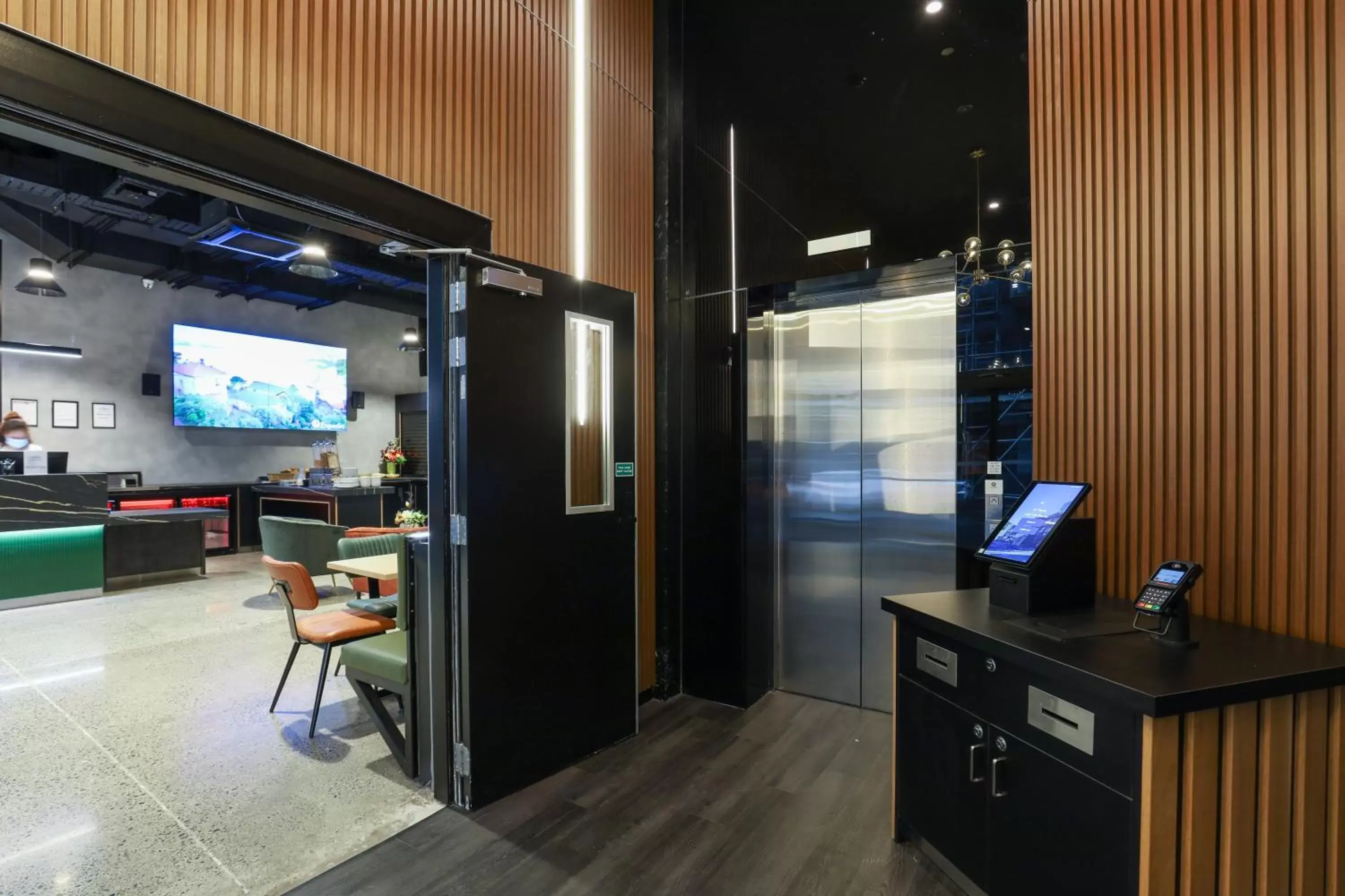 Lobby or reception, TV/Entertainment Center in Microtel by Wyndham Wellington