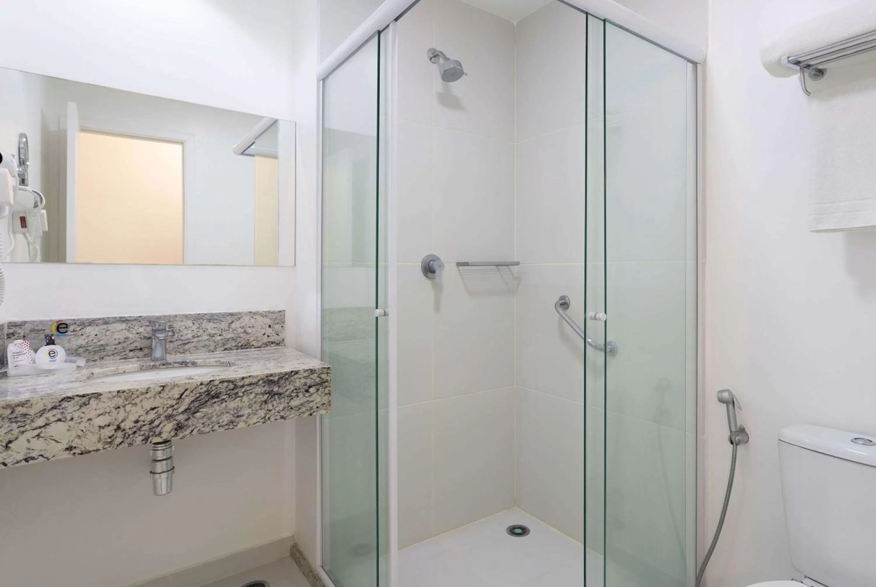 Bathroom in Ramada Encore by Wyndham São Paulo Osasco