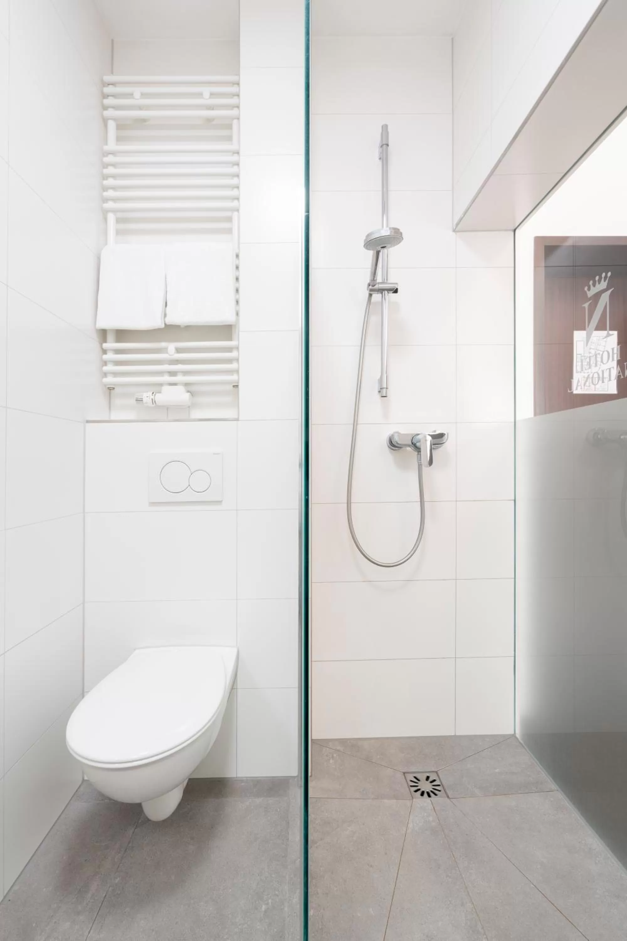 Bathroom in Hotel National