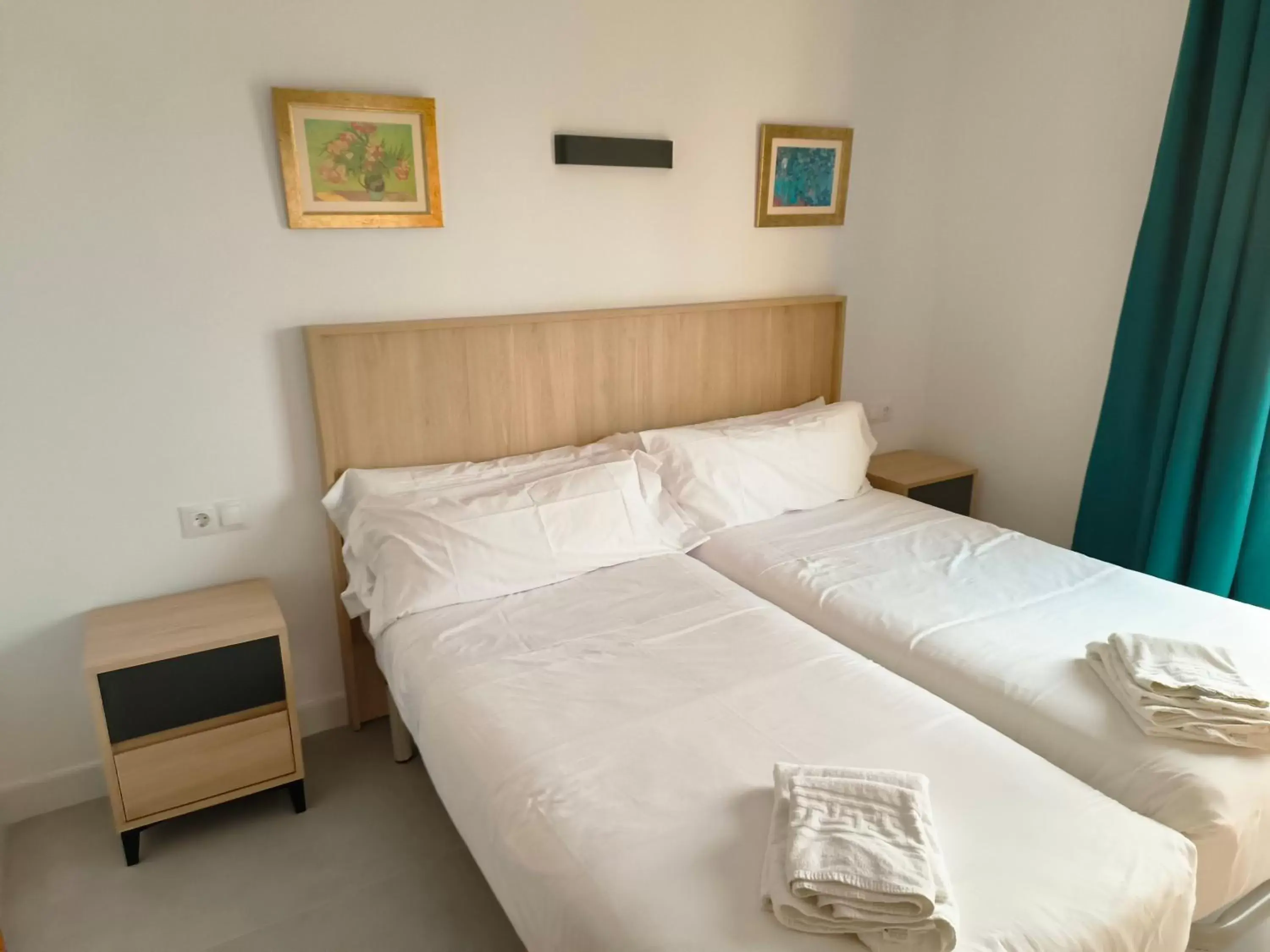 Bed in Hotel Mediterráneo