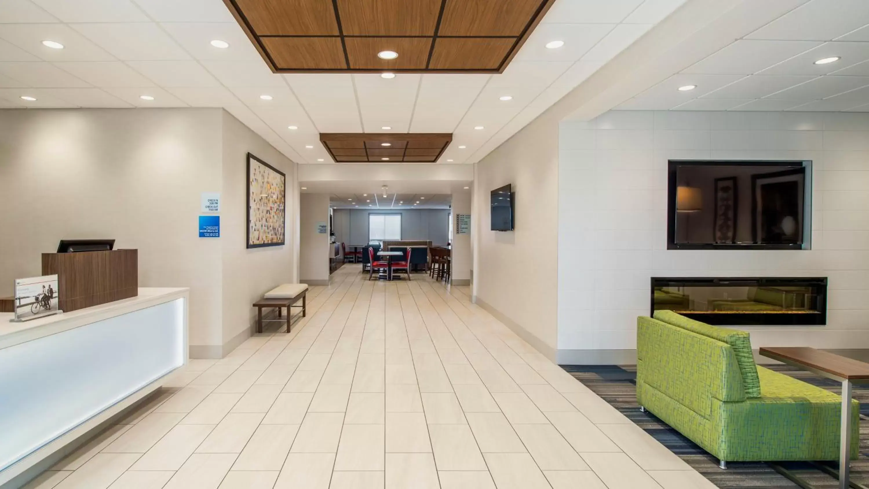 Lobby or reception, Lobby/Reception in Holiday Inn Express Airdrie, an IHG Hotel