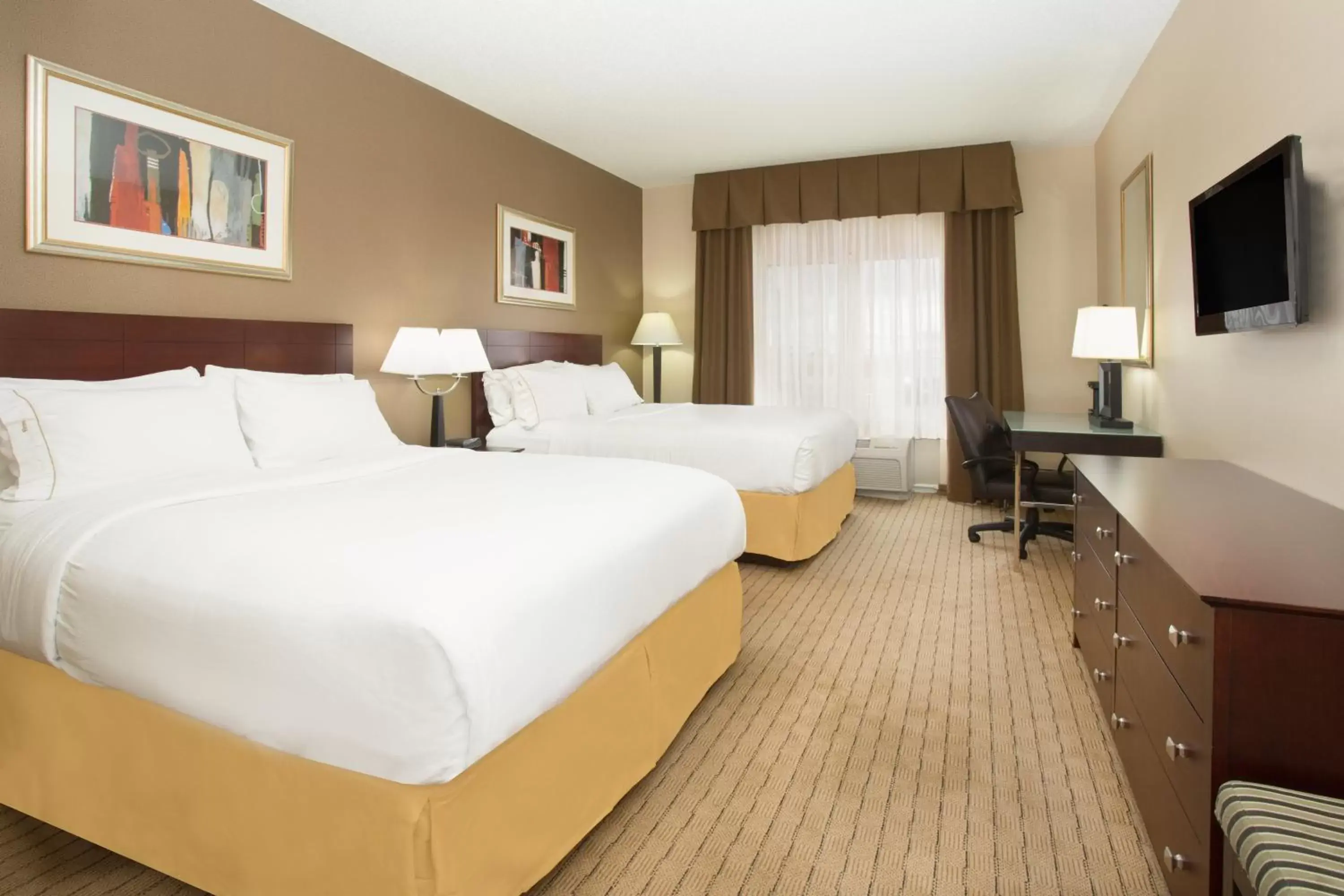 Photo of the whole room, Bed in Holiday Inn Express Hotel & Suites Minot South, an IHG Hotel