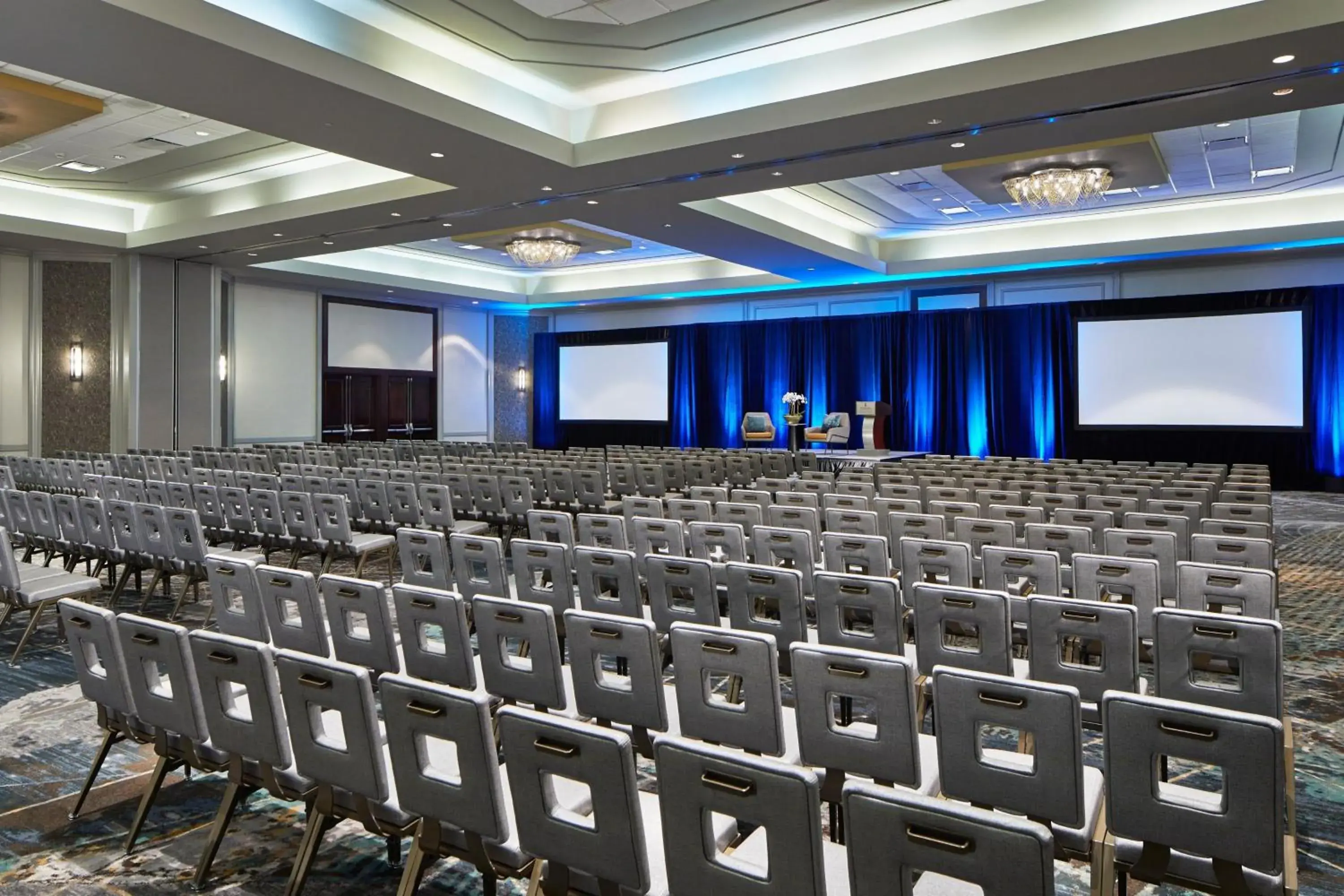 Meeting/conference room in Renaissance by Marriott Mobile Riverview Plaza Hotel