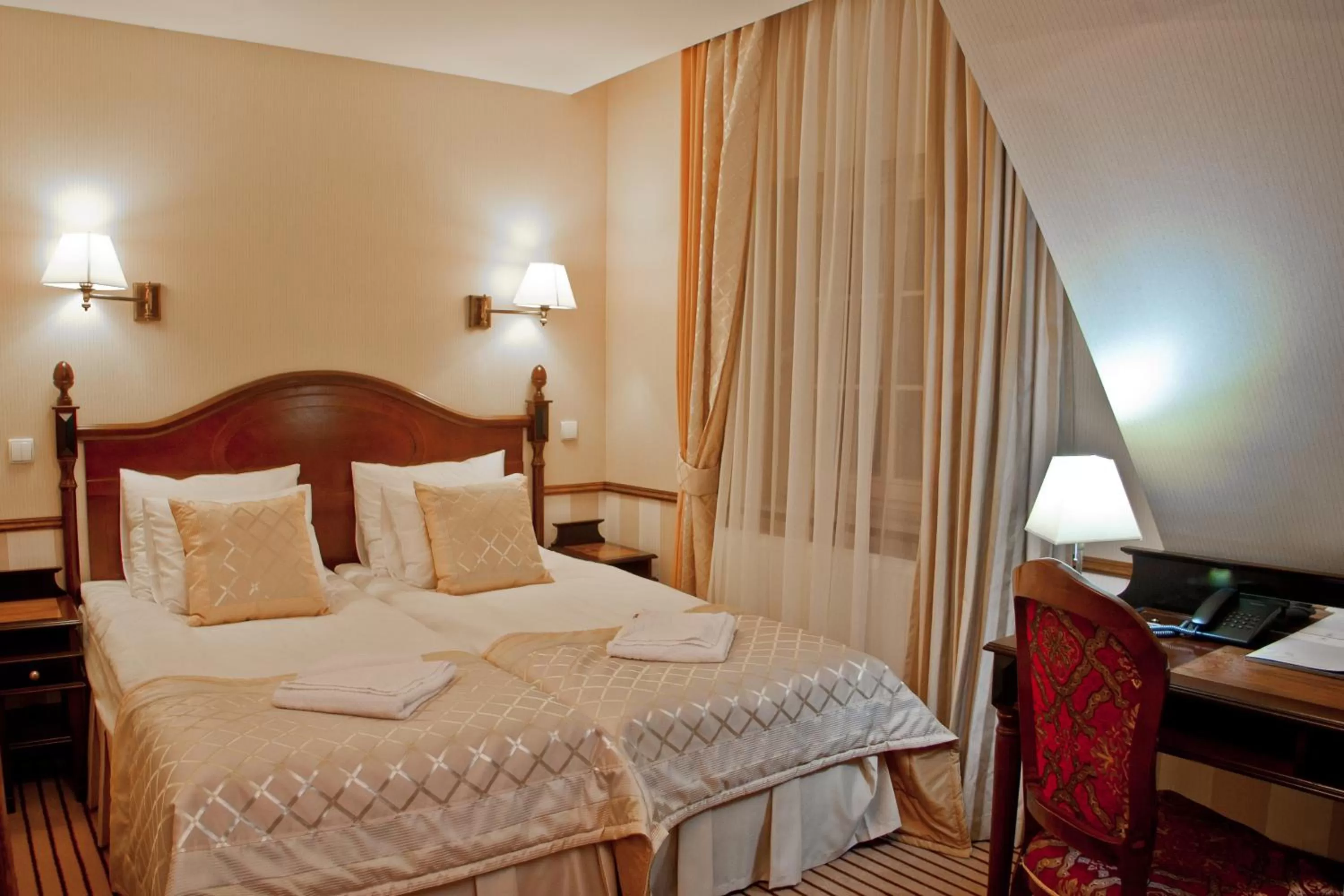 Bed in Hotel St. Bruno