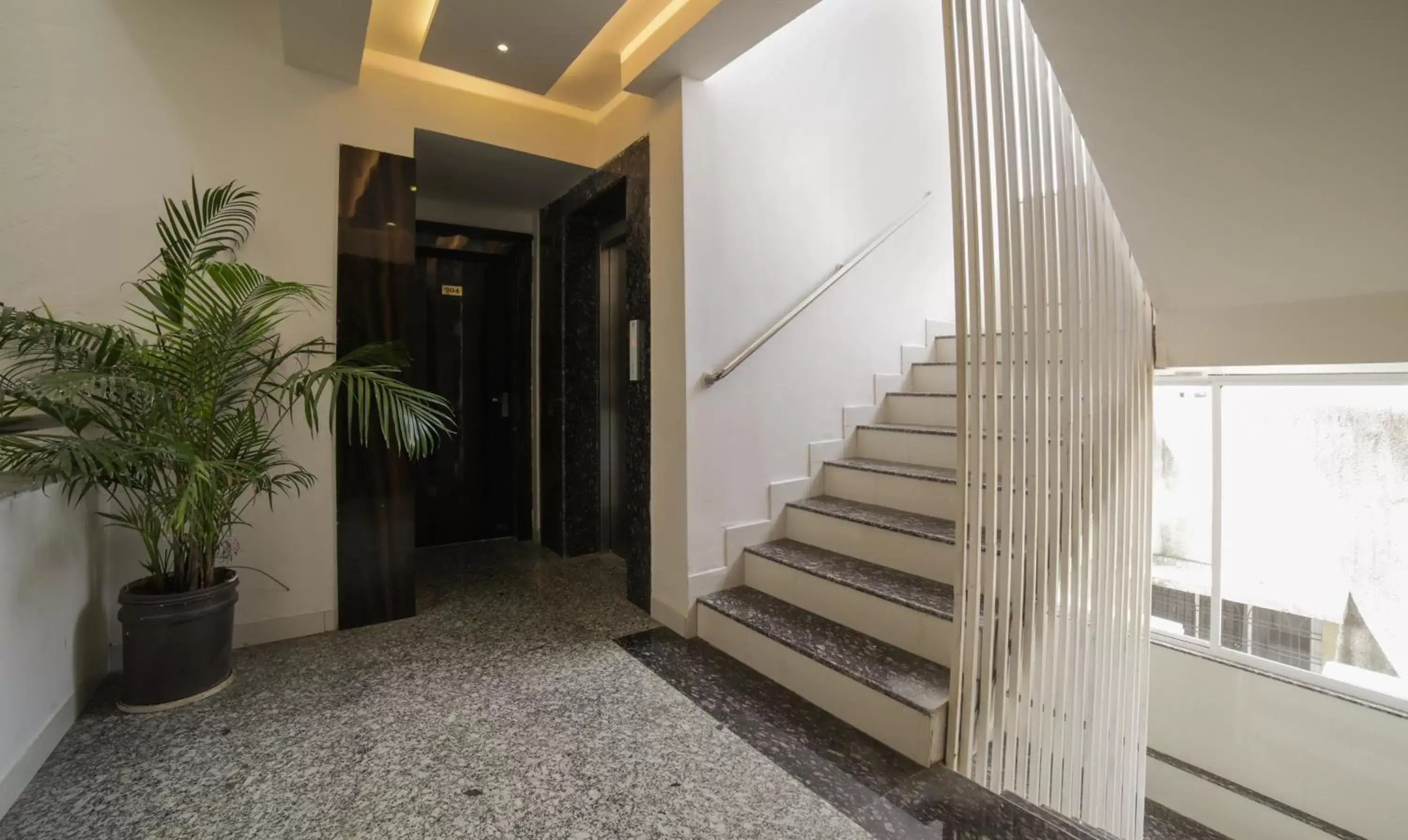 Lobby or reception in Itsy Hotels Le Clover Lobby or reception in Itsy Hotels Le Clover