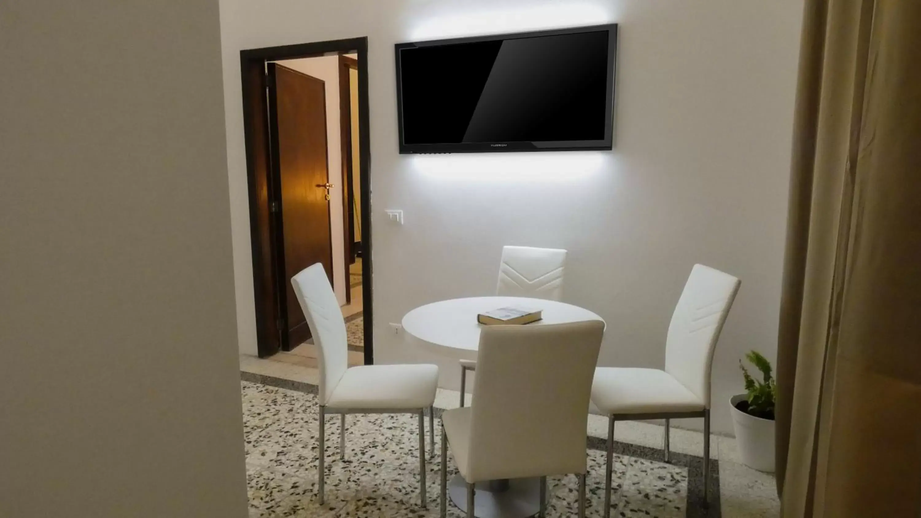 TV and multimedia, TV/Entertainment Center in Regina Margherita - Bed and Breakfast & Rooftop Lounge Bar