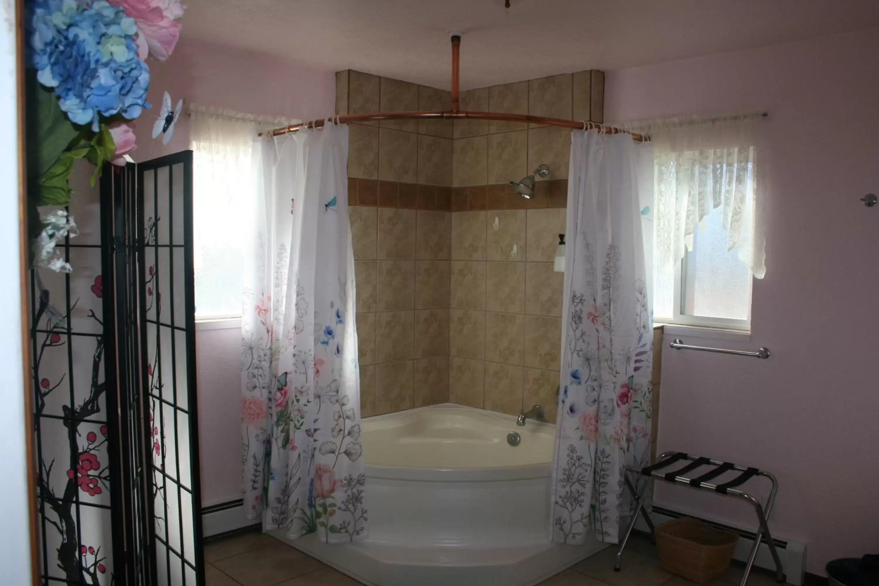 Bathroom in Dreamcatcher Bed and Breakfast