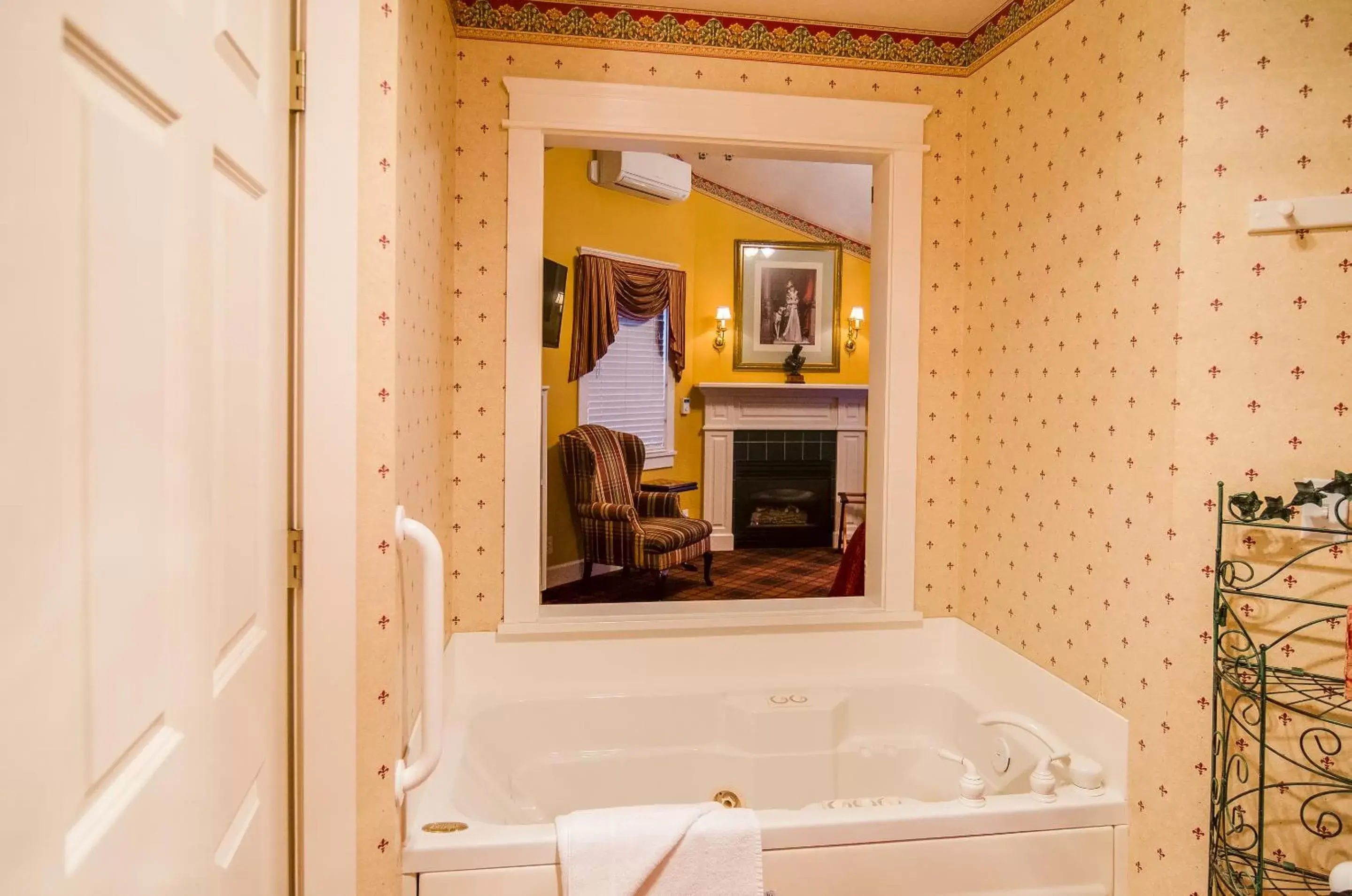 Bathroom in The Campbell House Inn