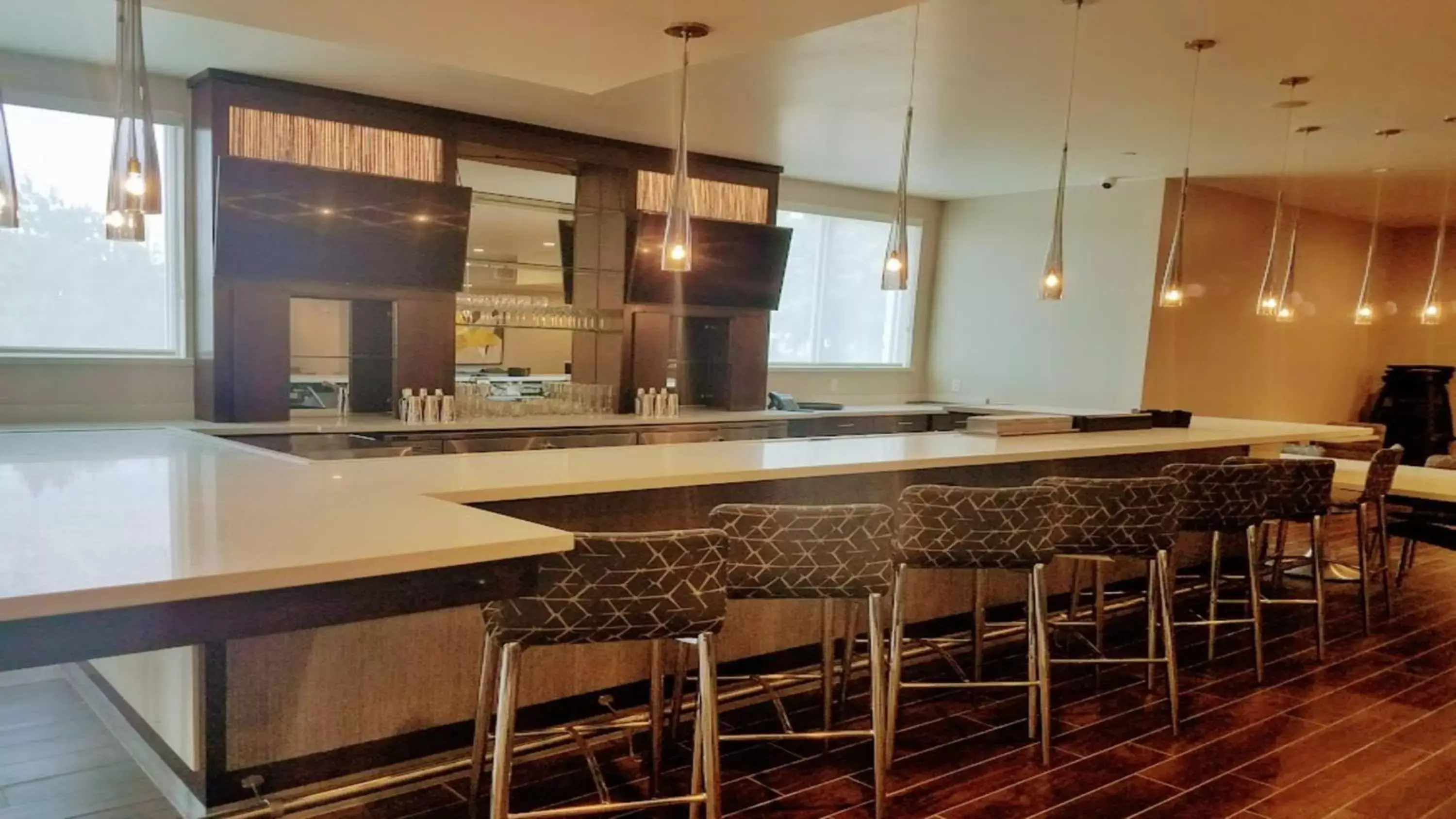 Restaurant/places to eat, Kitchen/Kitchenette in Holiday Inn & Suites Houston NW - Willowbrook, an IHG Hotel