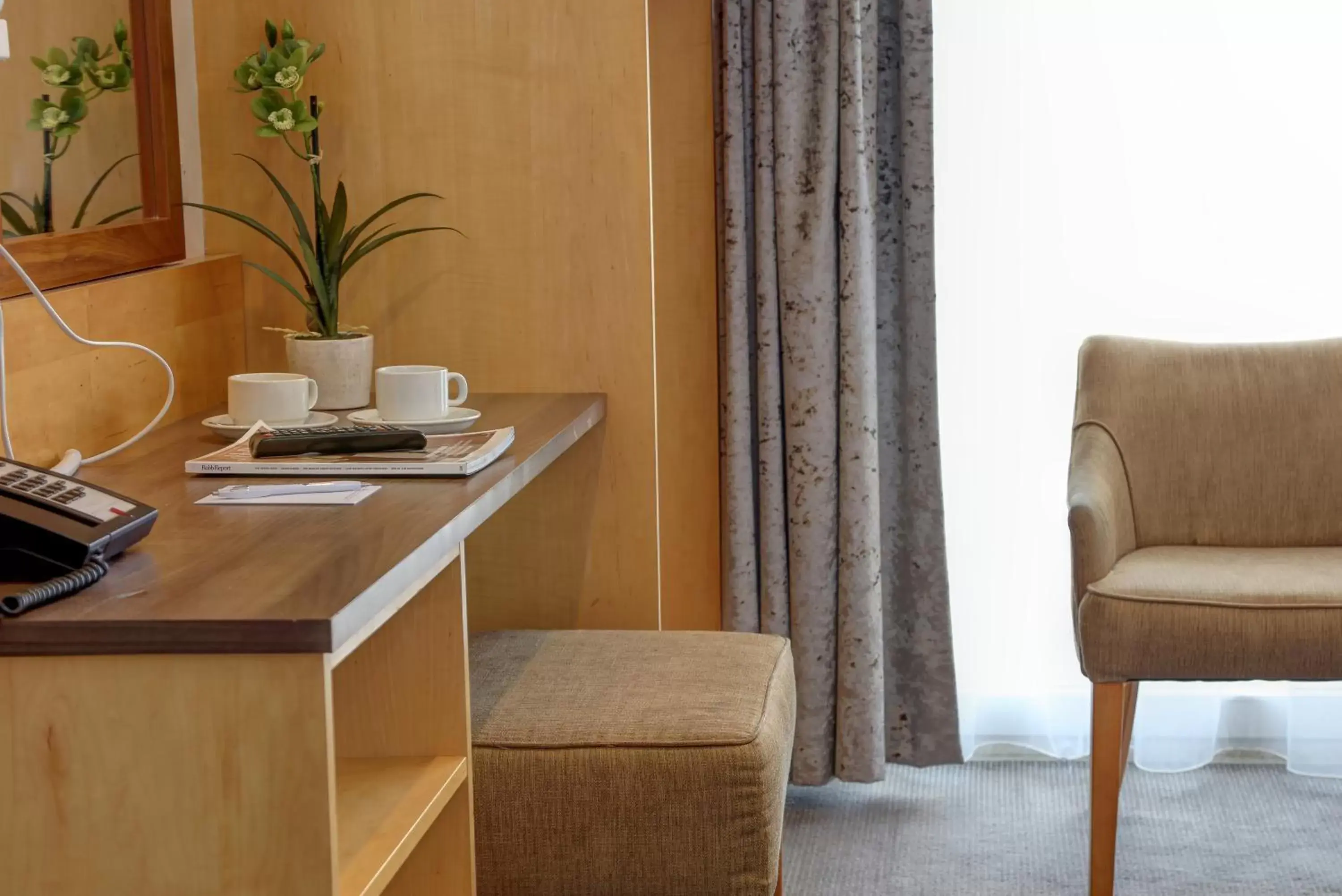 Seating Area in Best Western Chiswick Palace & Suites London