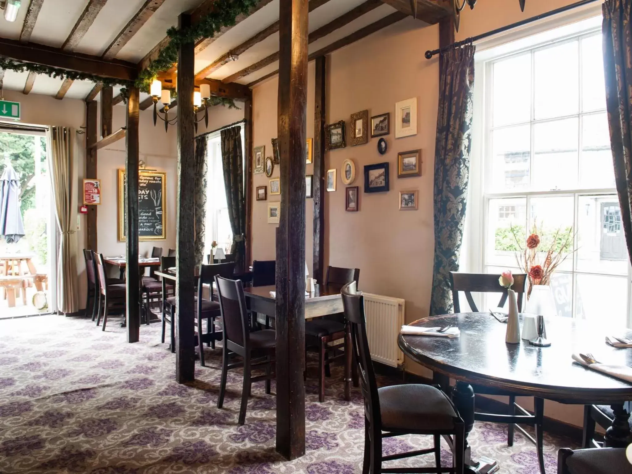 Lounge or bar, Restaurant/Places to Eat in The White Hart by Innkeeper's Collection