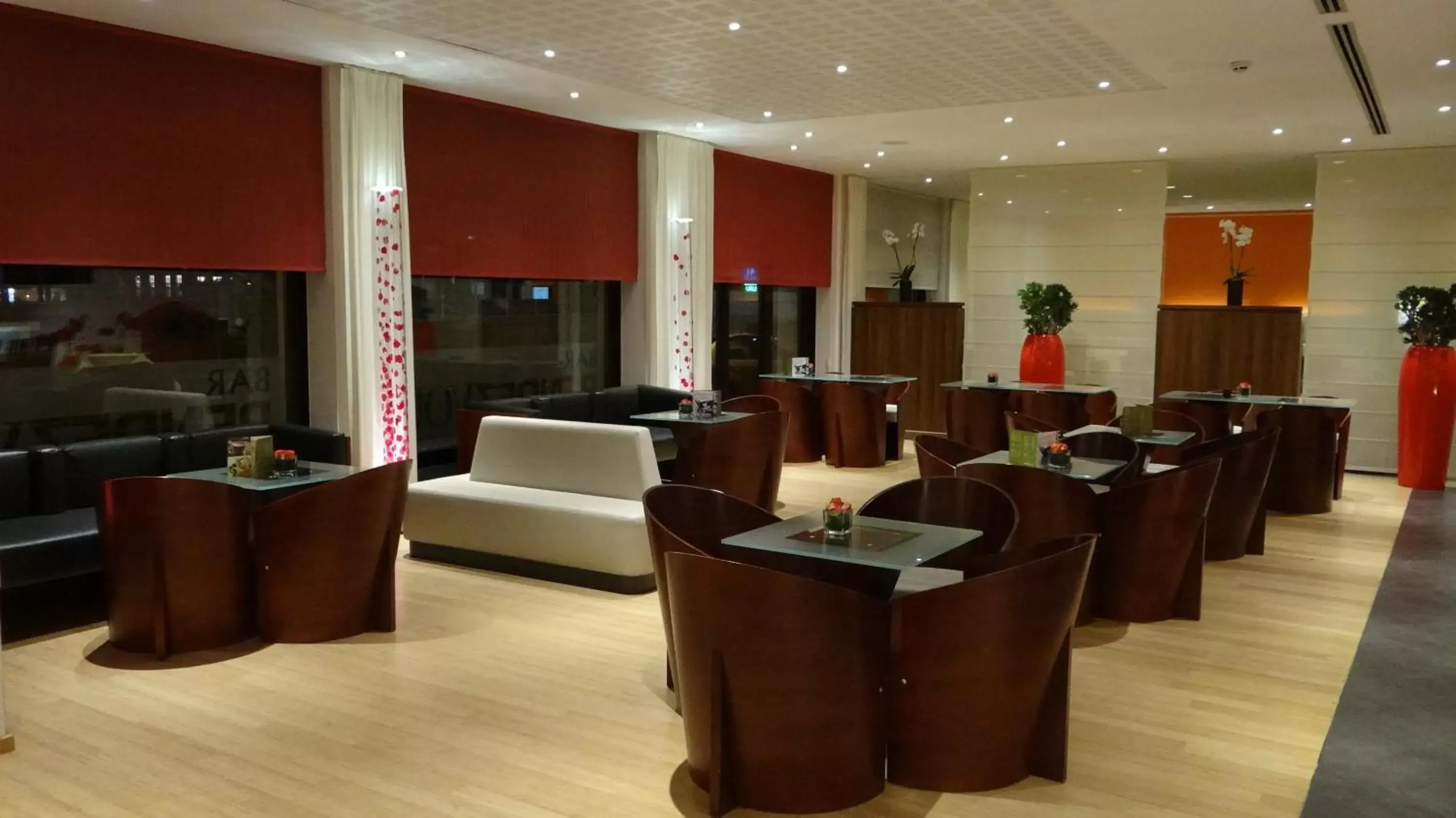 Lounge or bar in ibis Antwerpen Centrum