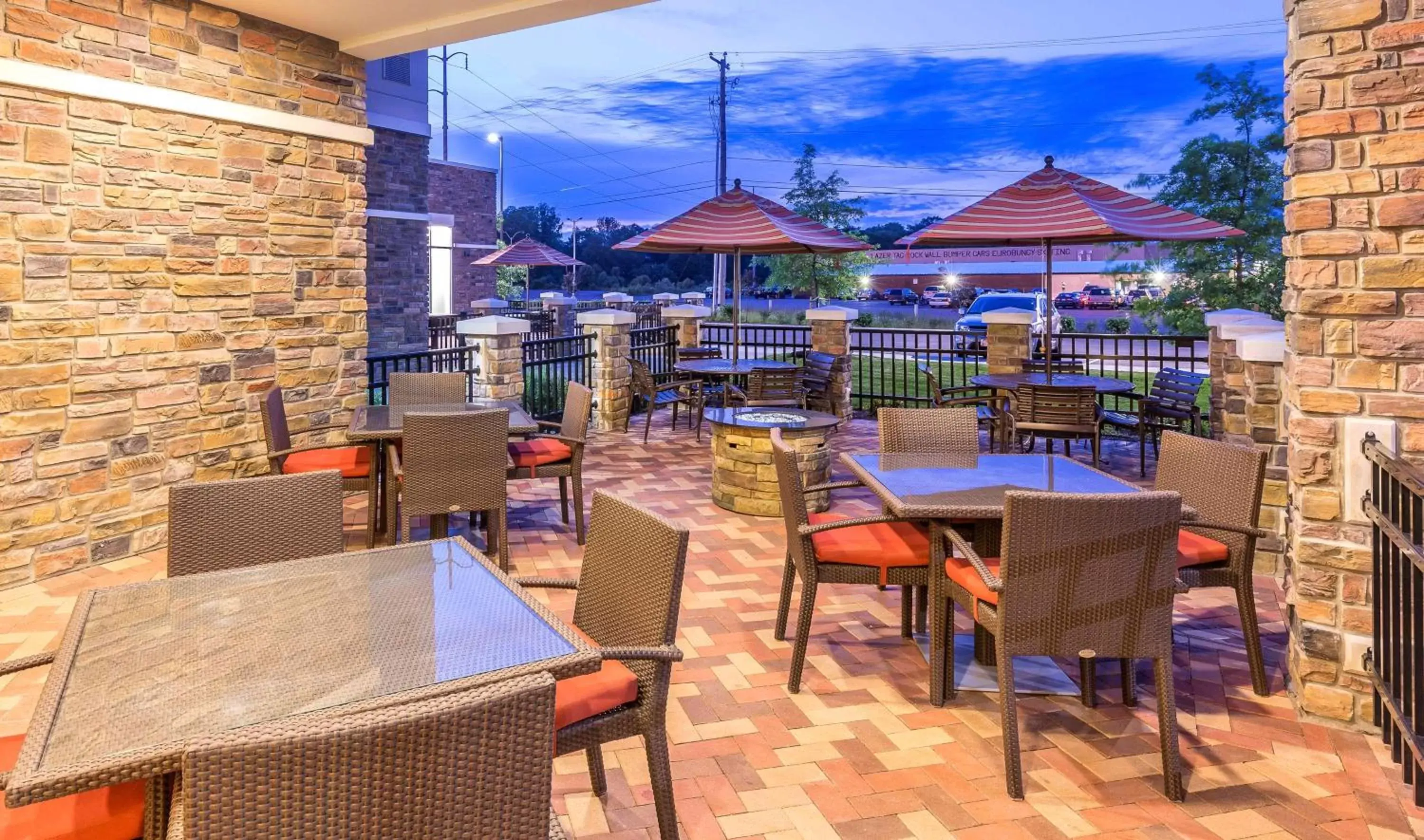 Property building, Restaurant/Places to Eat in Hyatt Place Canton
