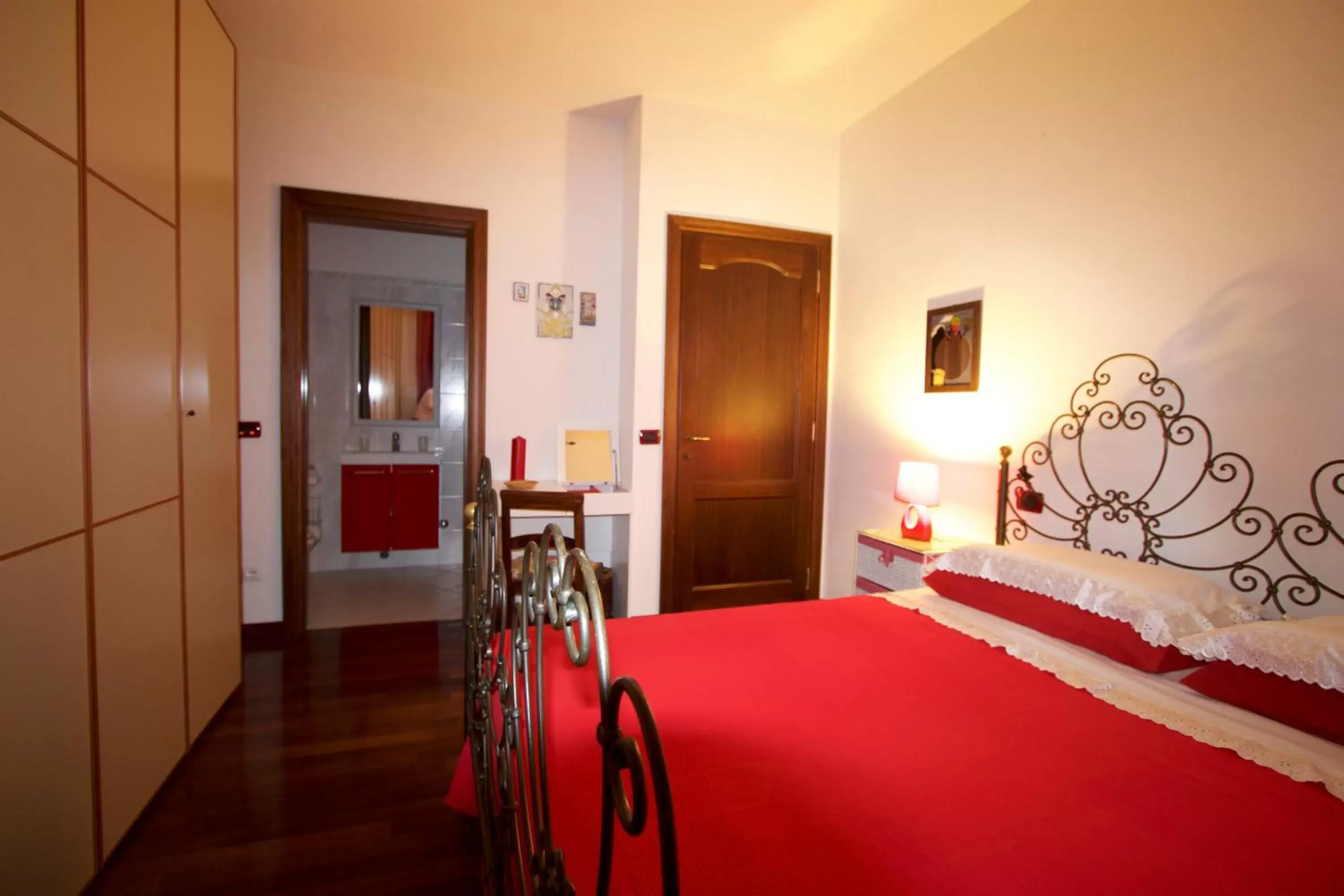 Deluxe Double Room with Shower - single occupancy in B&B Le Ragazze Deluxe Double Room with Shower - single occupancy in B&B Le Ragazze