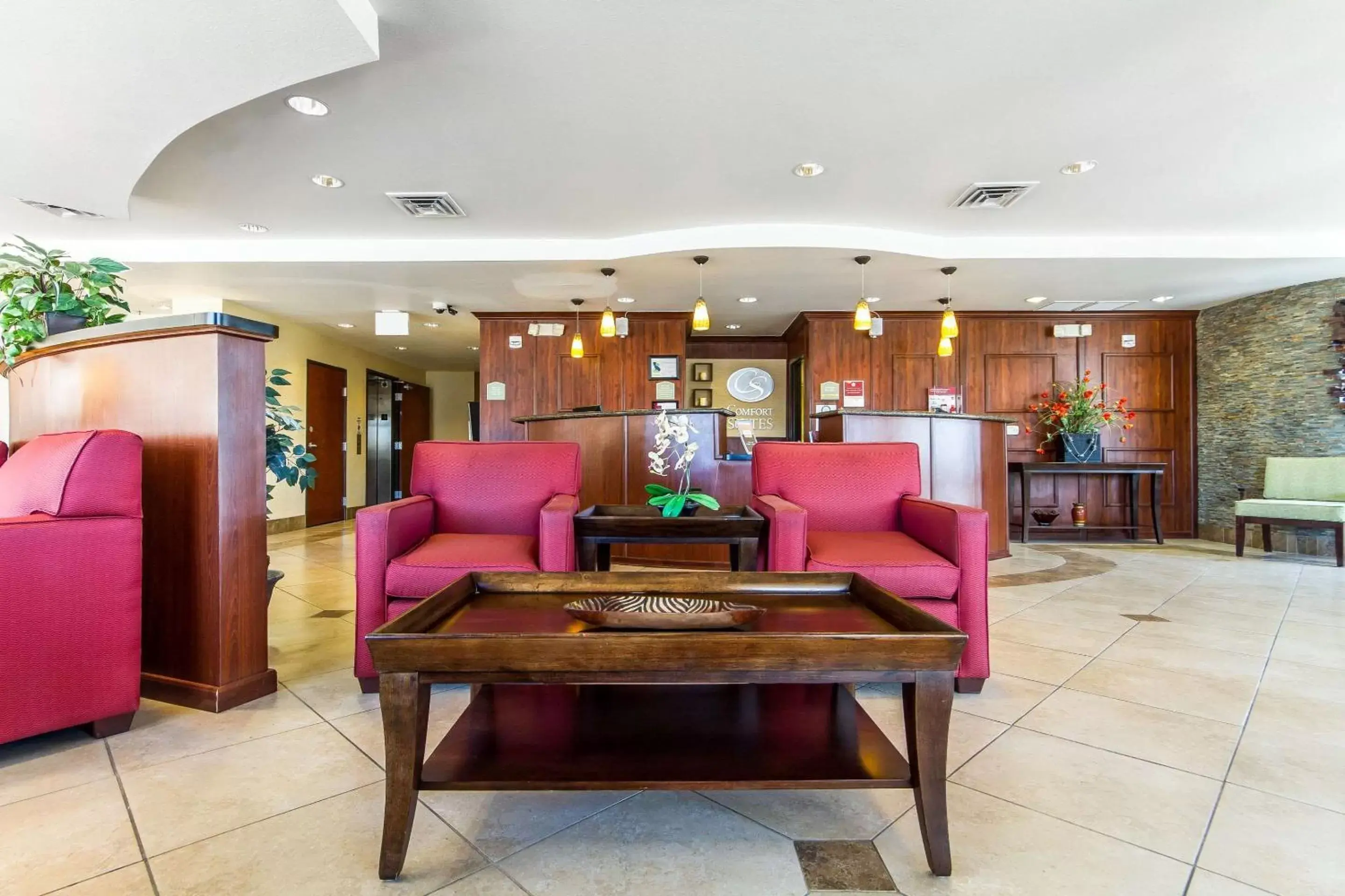 Lobby or reception, Lobby/Reception in Comfort Suites Vacaville - Napa Valley