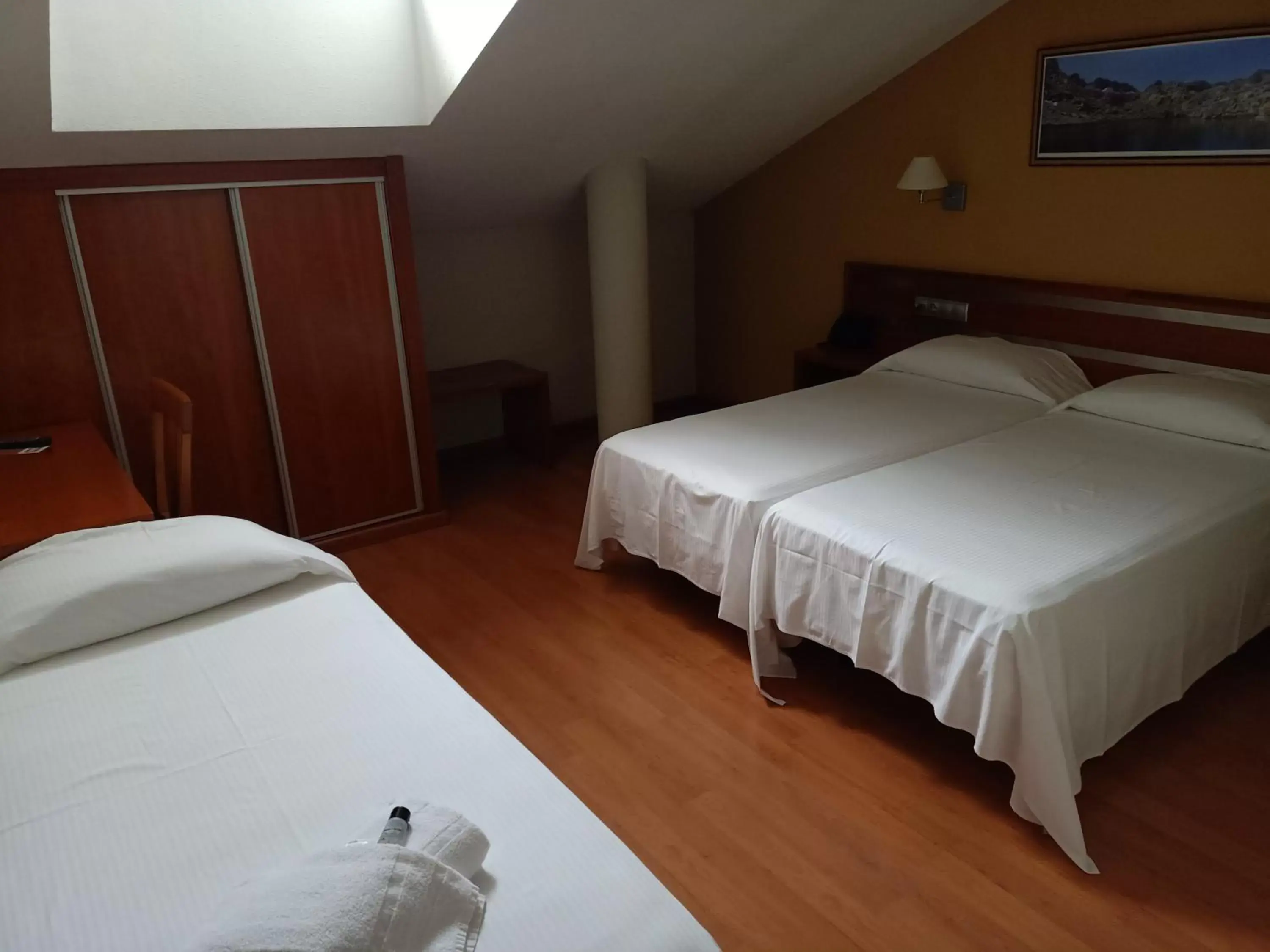 Photo of the whole room, Bed in Ele Mirador de Santa Ana