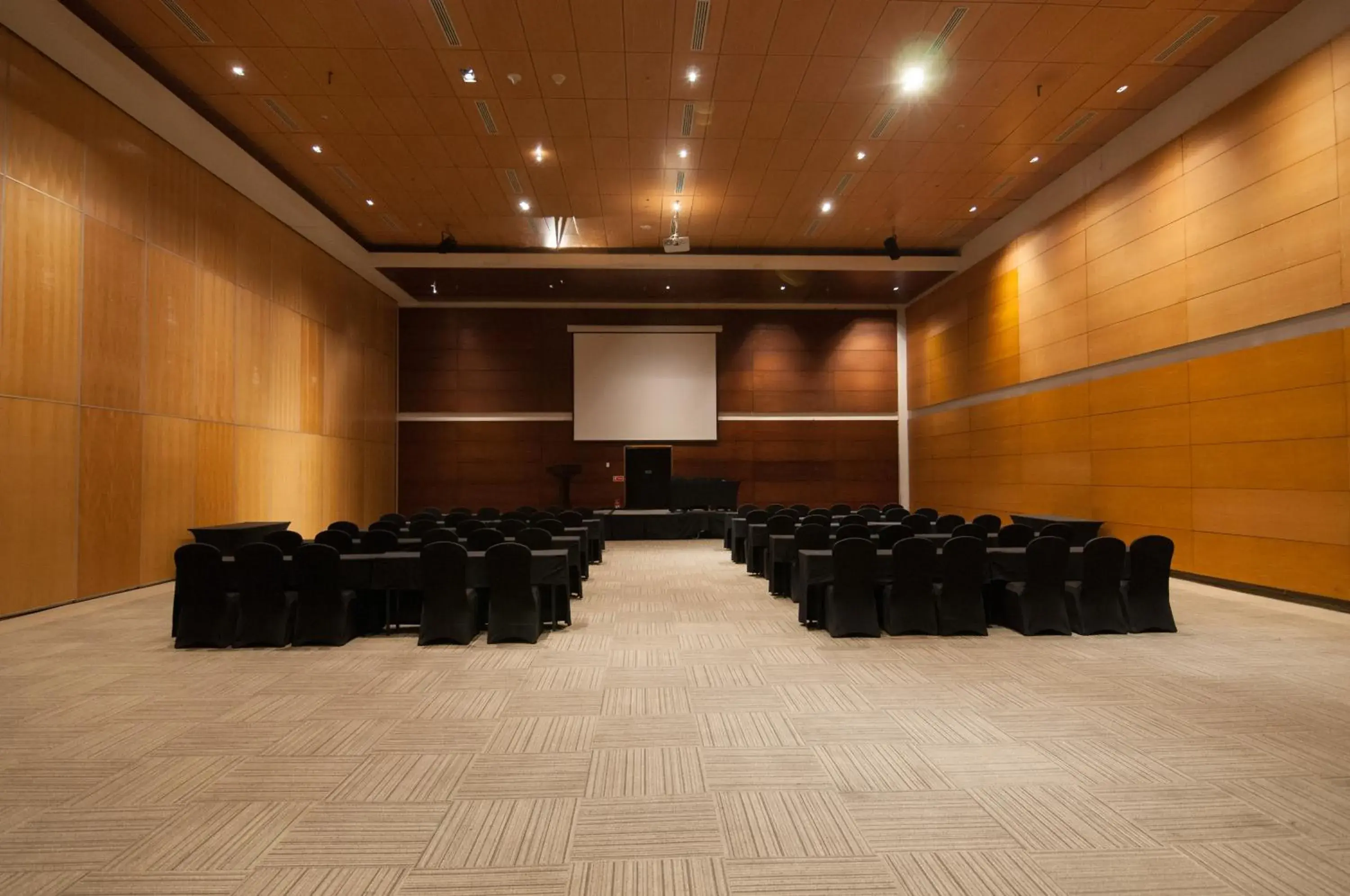 Business facilities in Enjoy Coquimbo