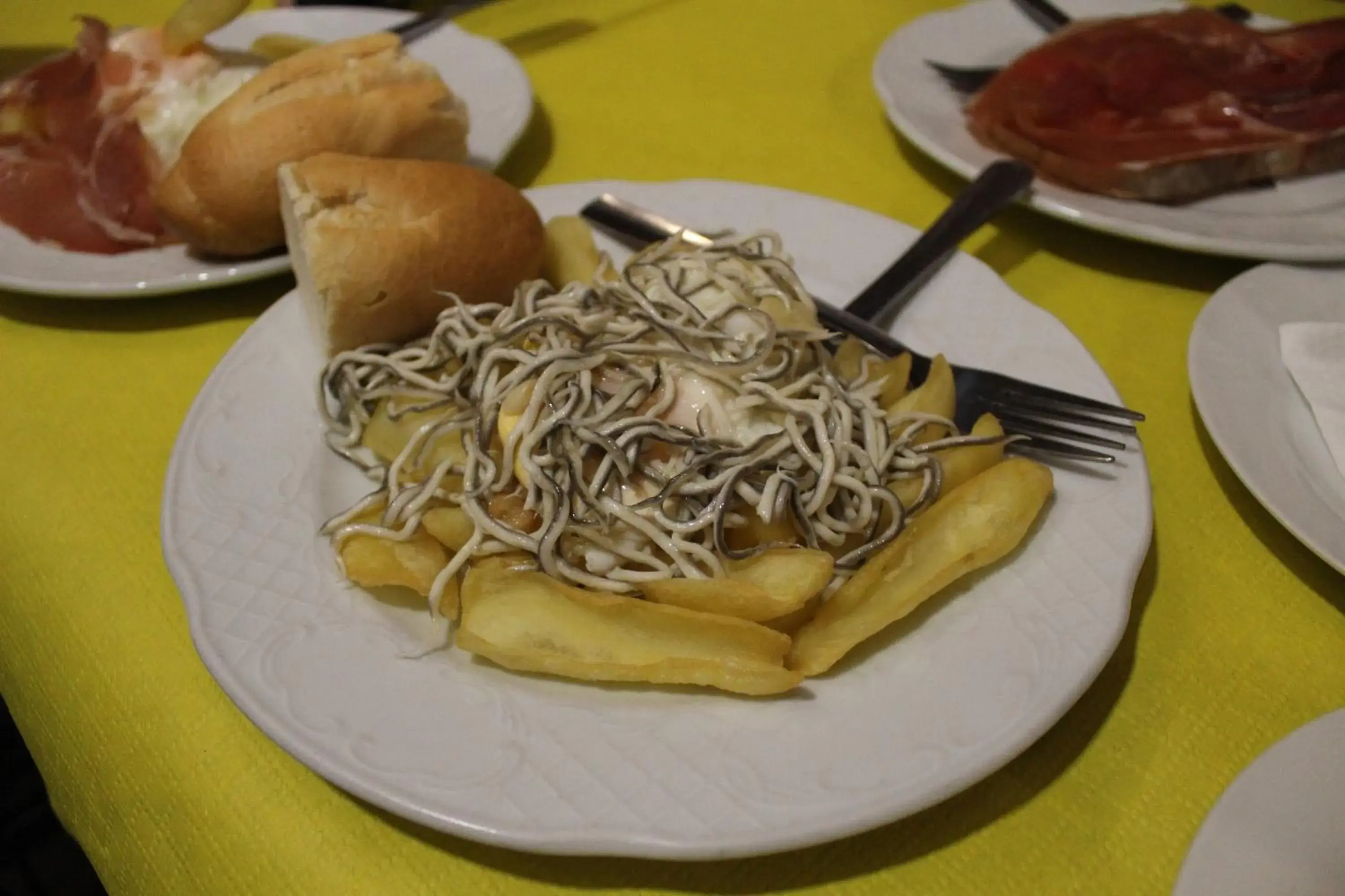 Restaurant/places to eat, Food in Hotel Cuatro Caños