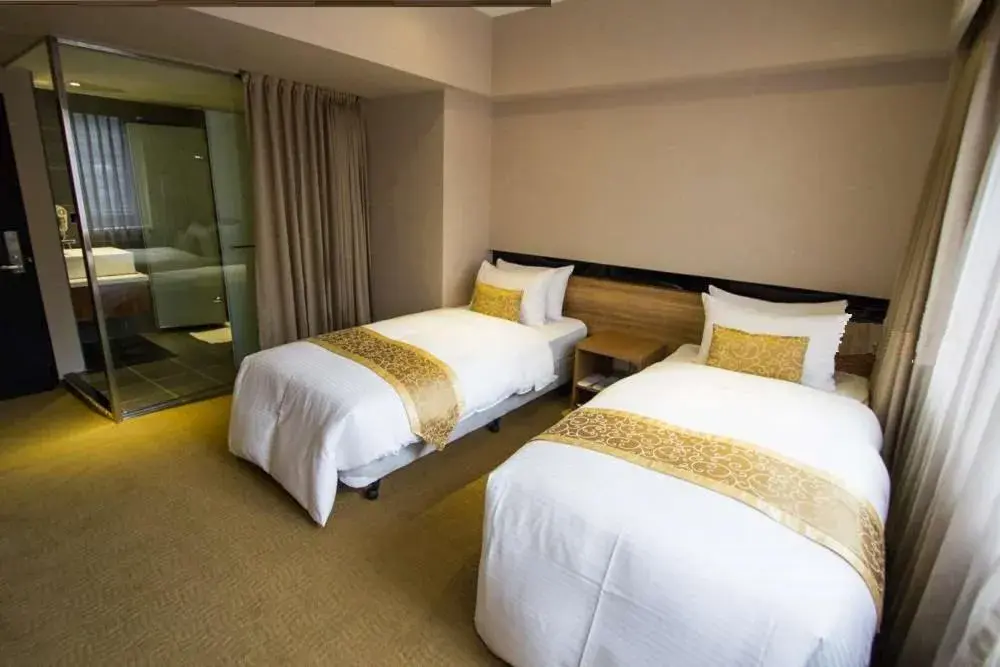 Photo of the whole room, Bed in City Hotel Taipei