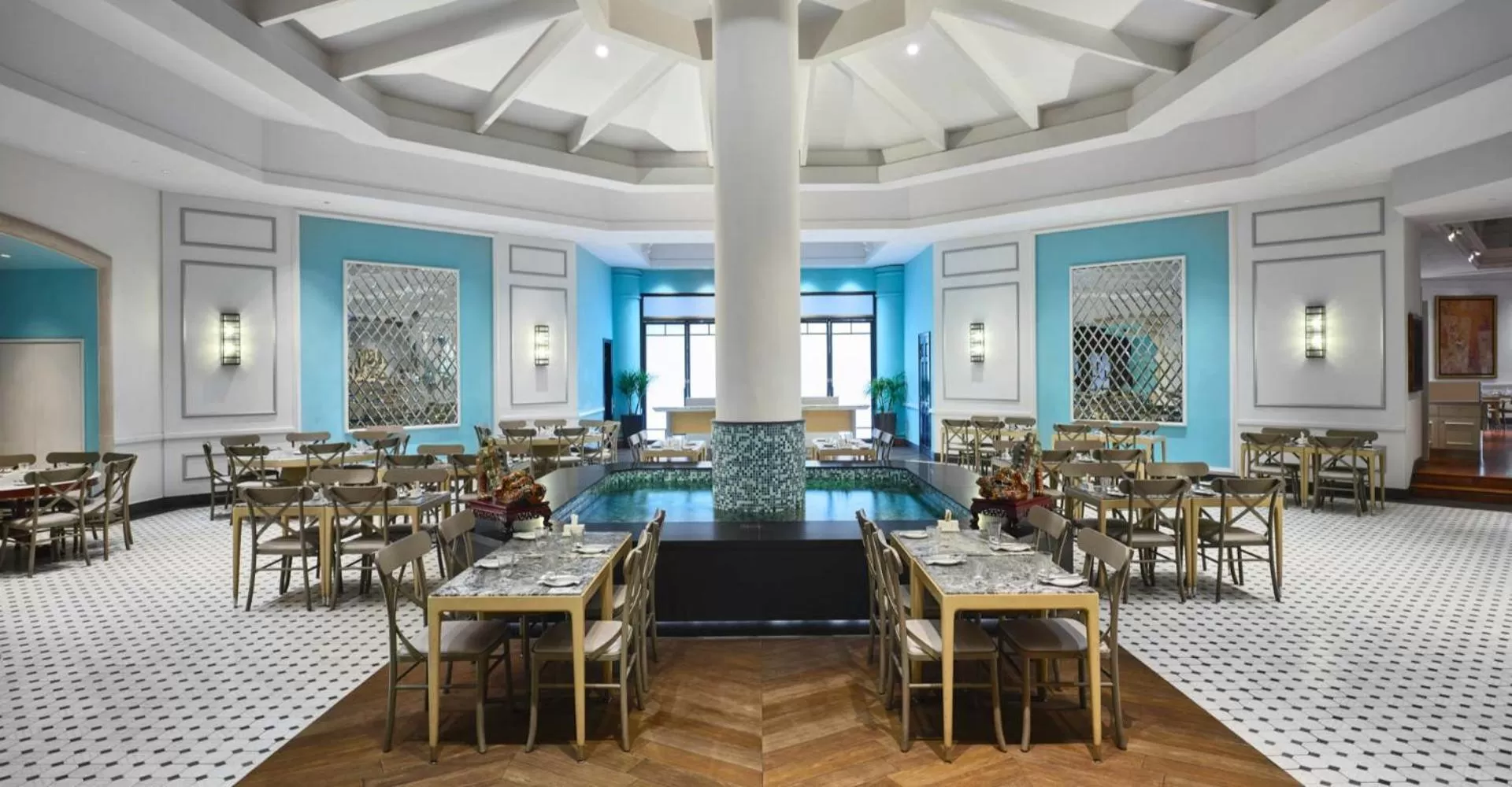 Restaurant/places to eat in Paradox Singapore Merchant Court at Clarke Quay