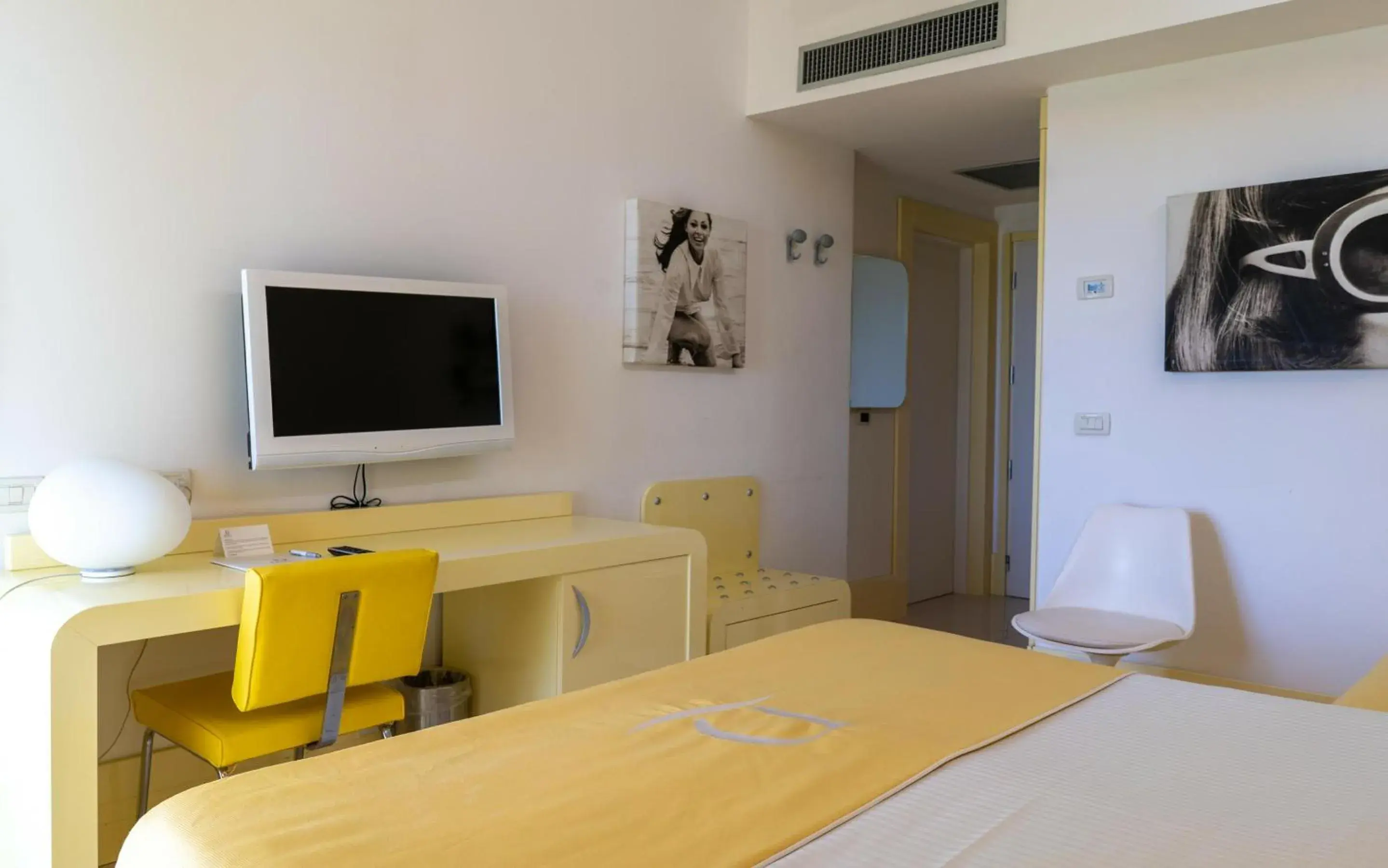 Bedroom, TV/Entertainment Center in Domina Zagarella - Sicily