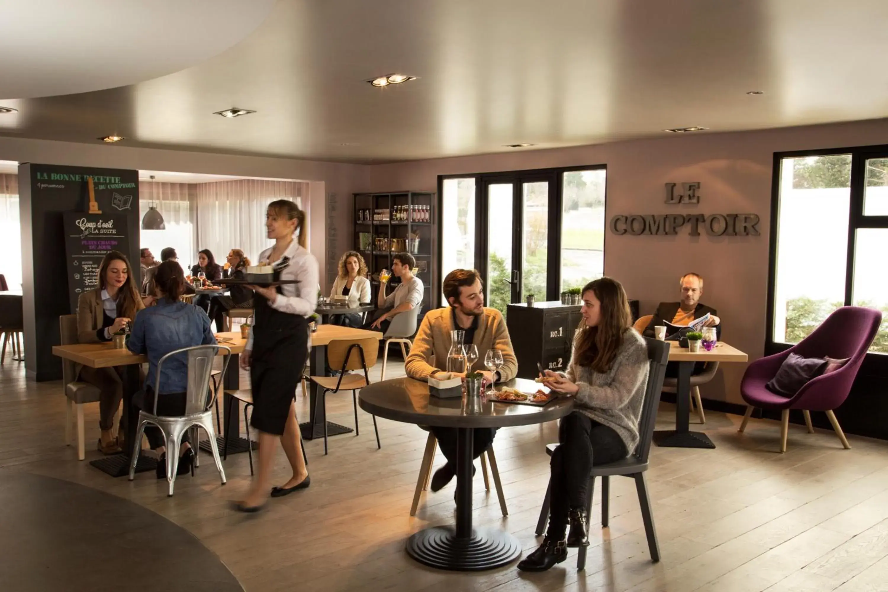 Restaurant/Places to Eat in Campanile Saint-Germain-En-Laye