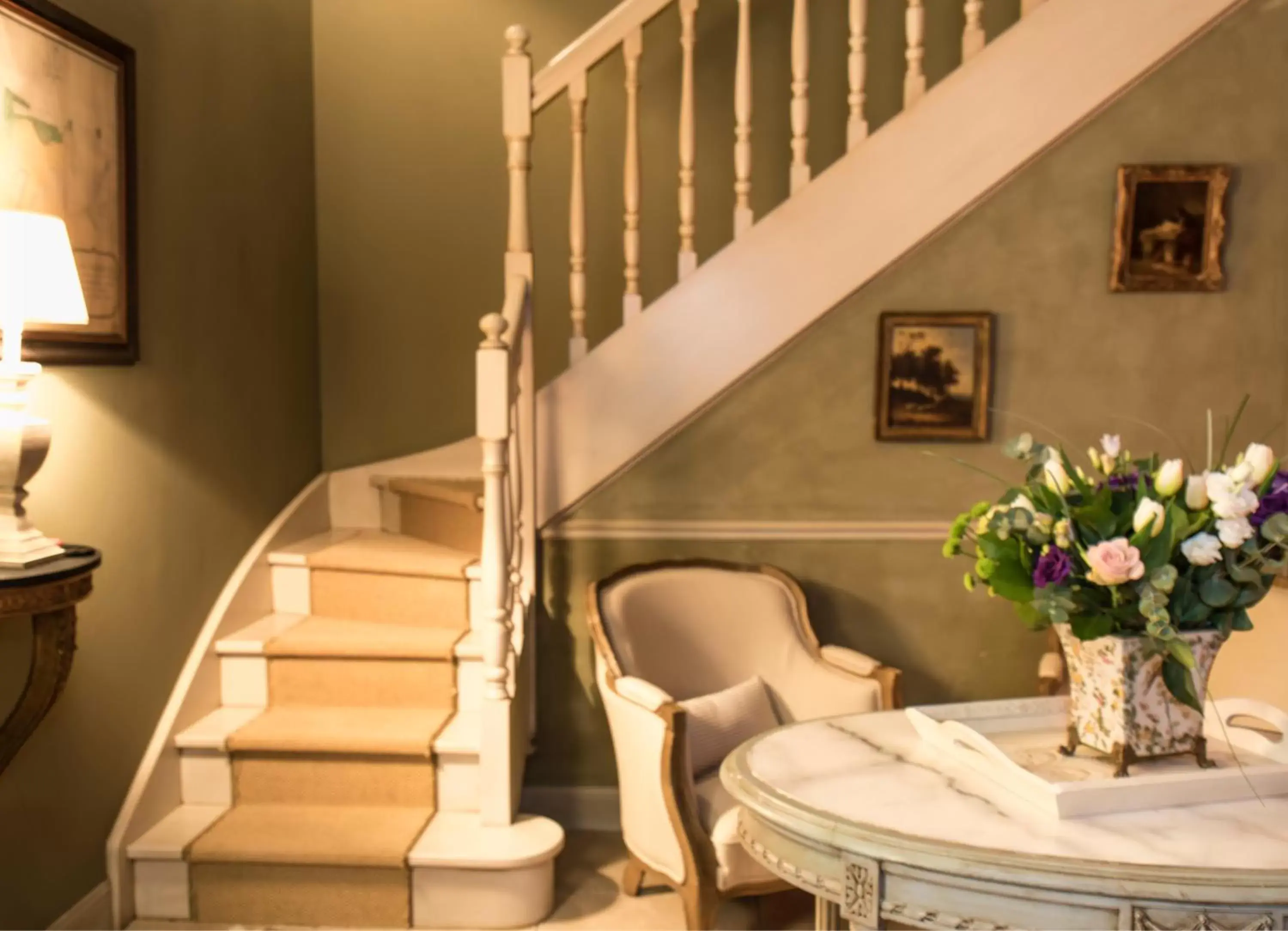 Decorative detail, Seating Area in Le Manoir de Maucartier