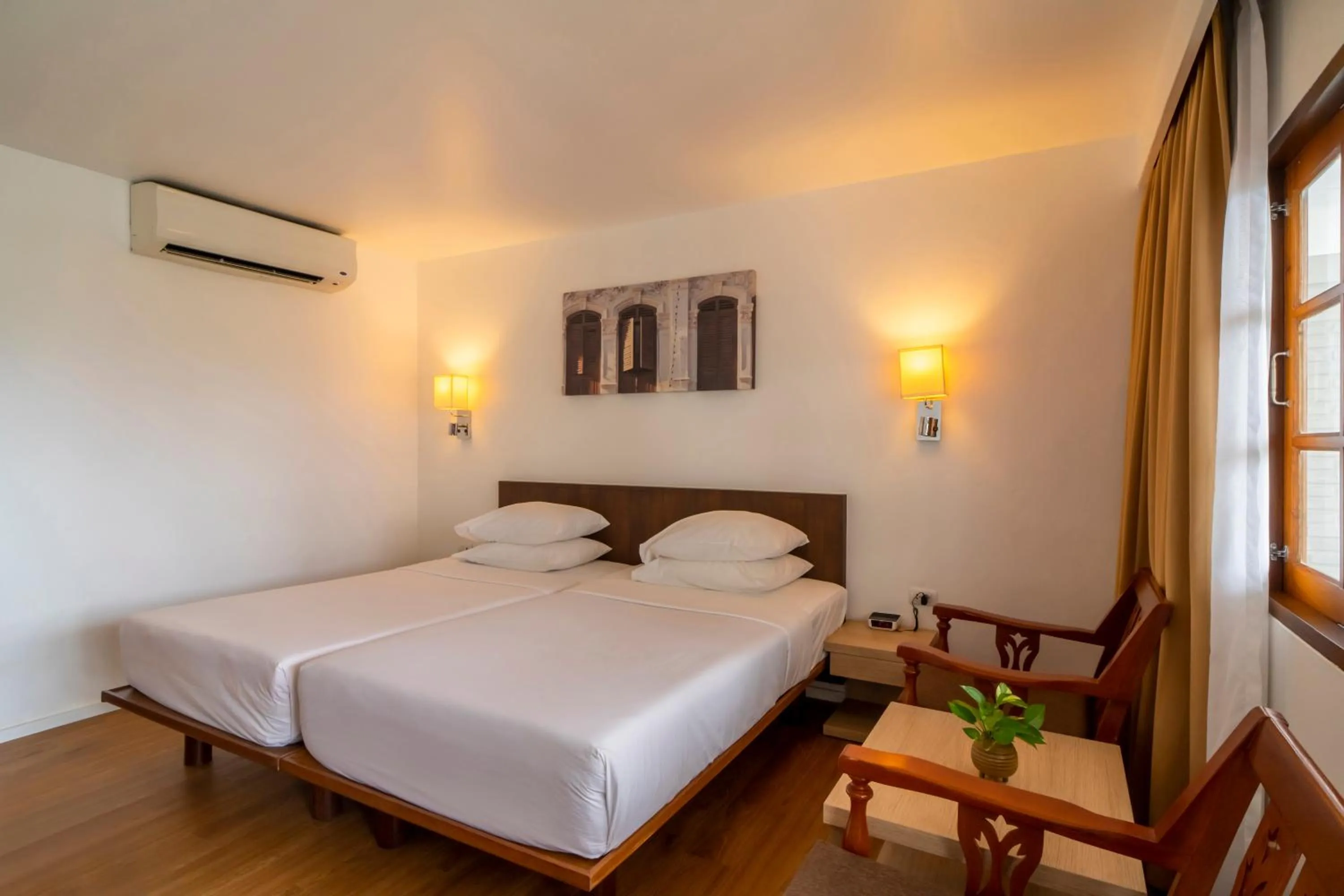 Bed in Best Western Phuket Ocean Resort