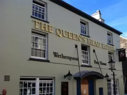 Facade/entrance, Property Building in The Queen's Head Wetherspoon