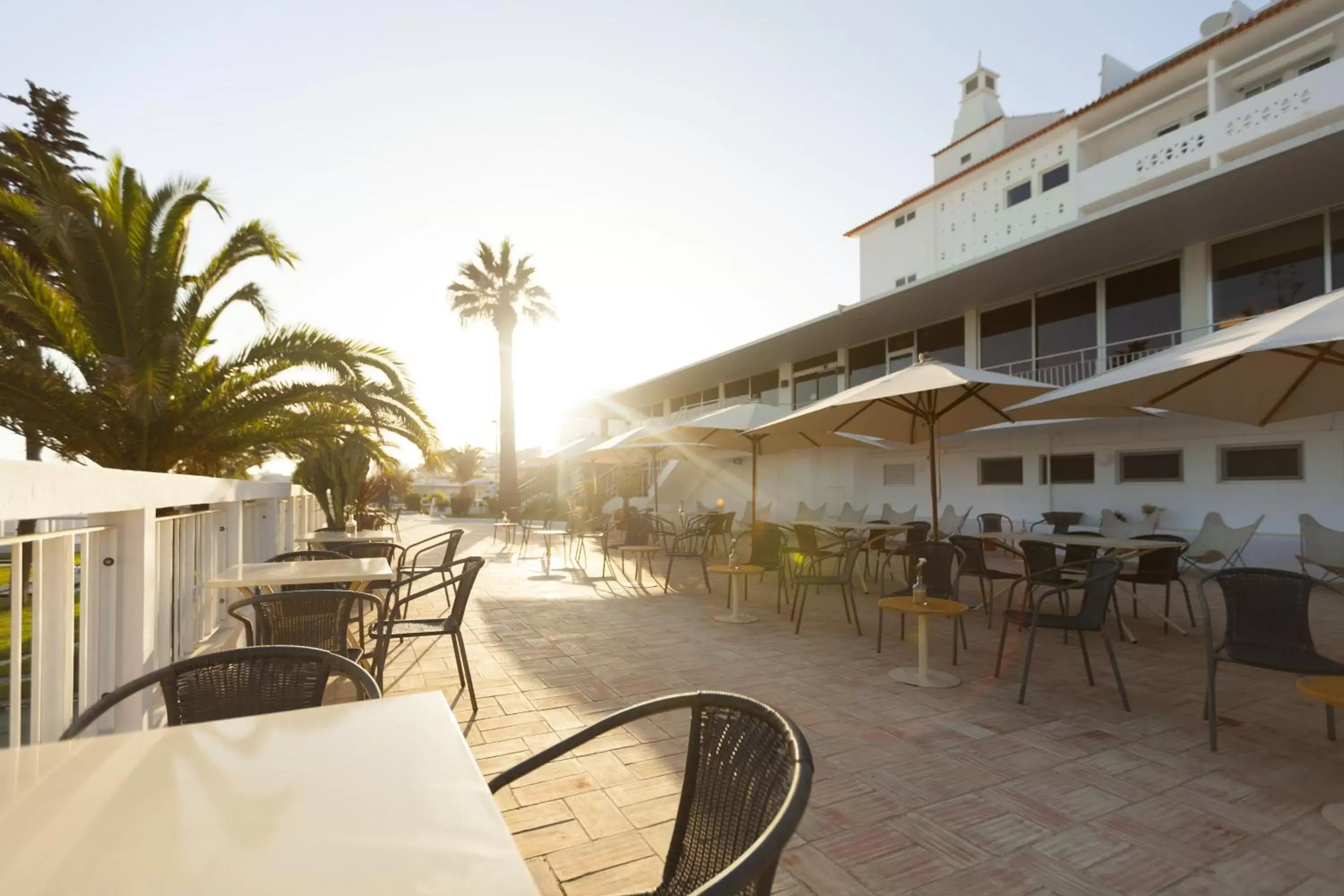 Balcony/Terrace, Restaurant/Places to Eat in Hotel Vasco Da Gama