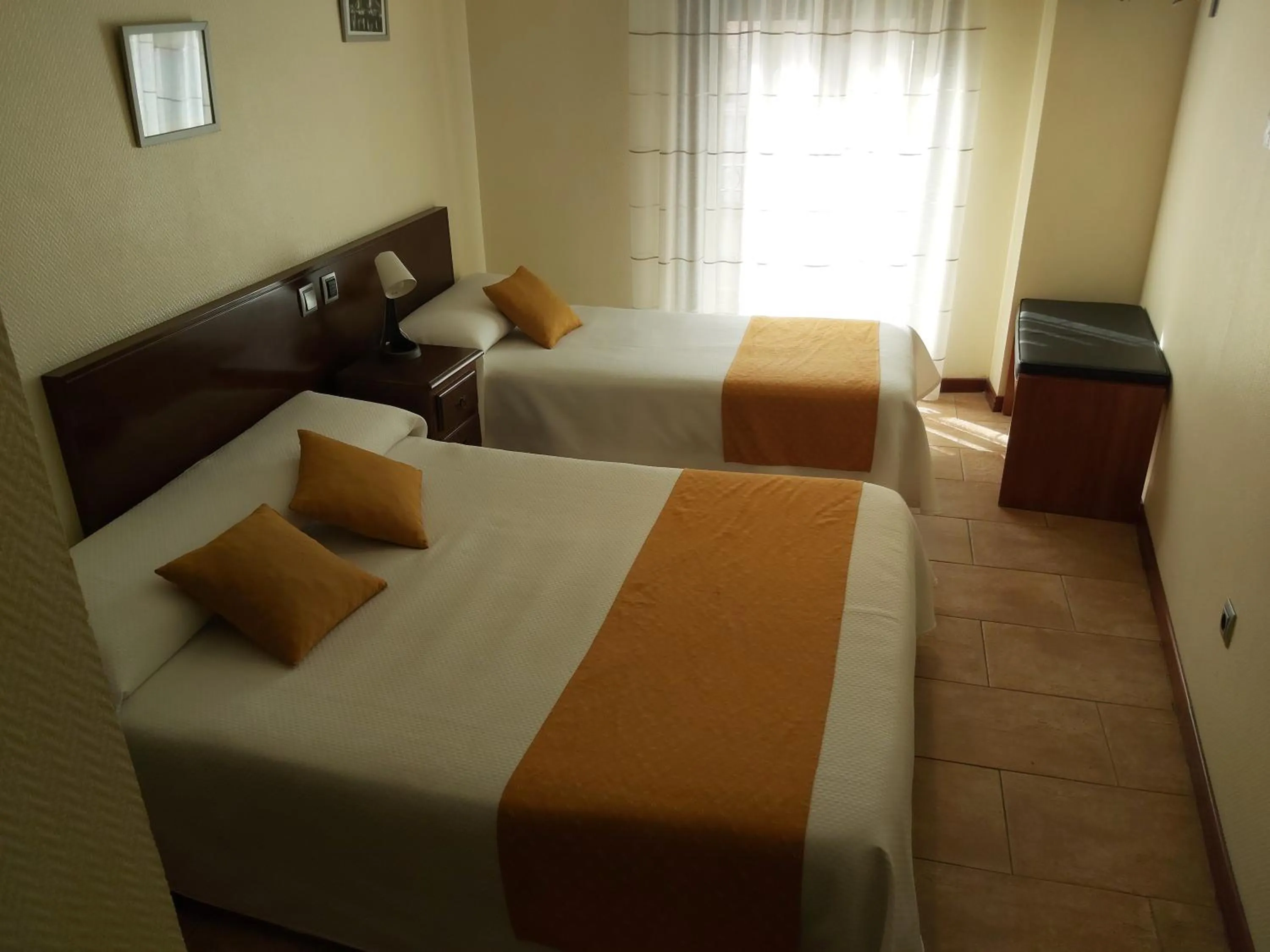 Photo of the whole room, Bed in Hotel Complutense