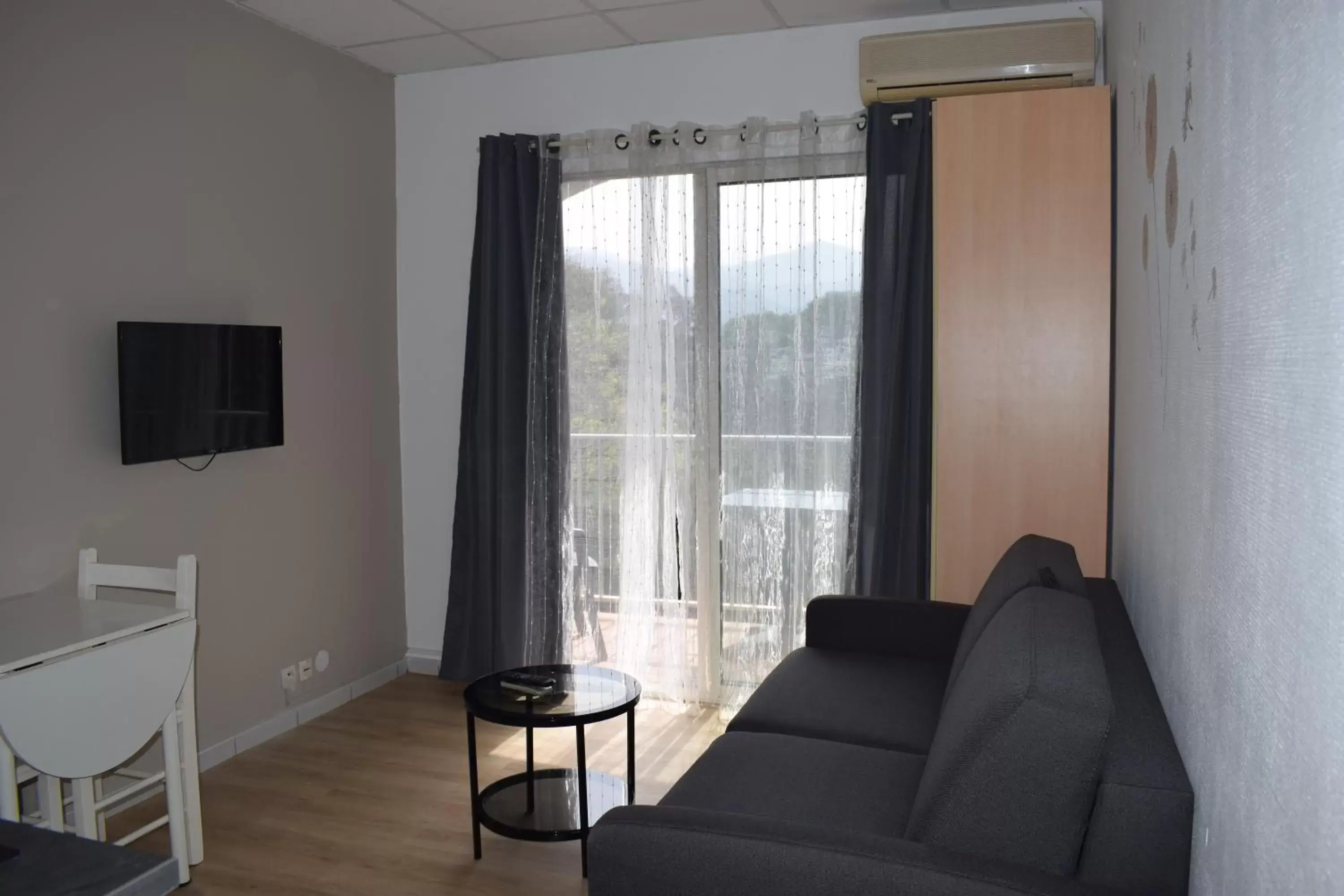 Balcony/Terrace, Seating Area in Acapella Hotel, Appartements