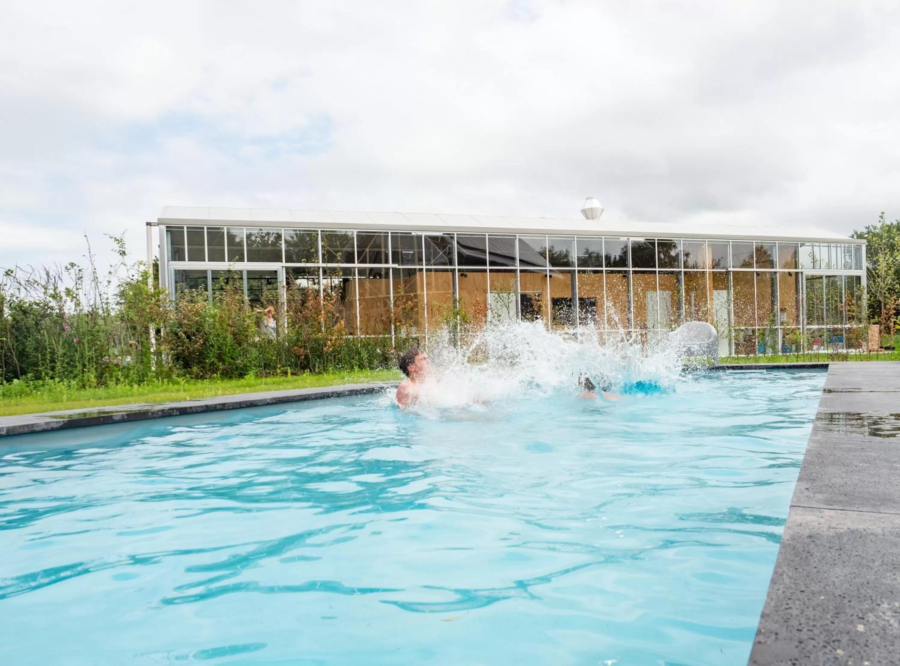 Swimming pool in Onze Kas