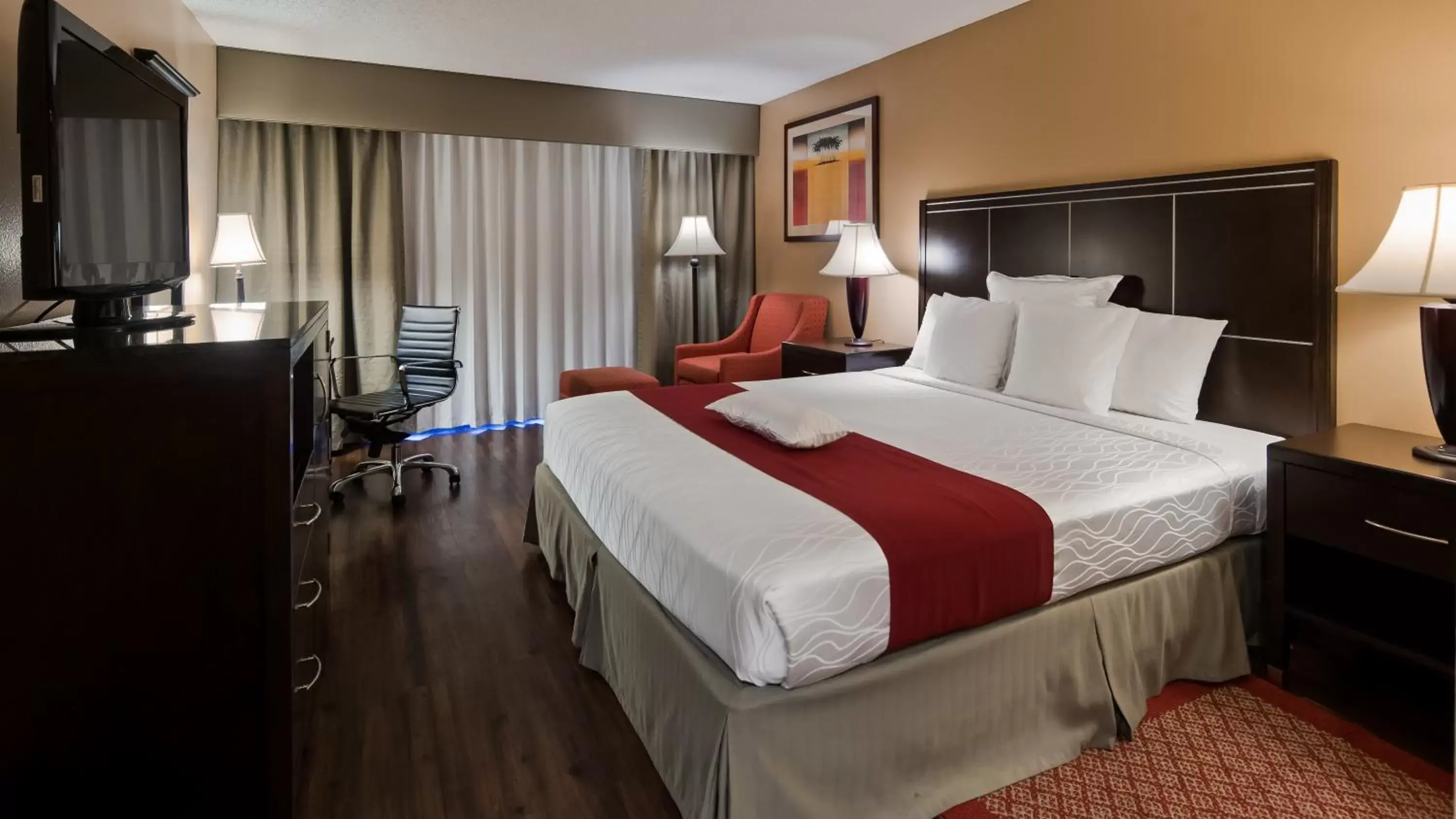Bedroom, Bed in Best Western Plus Palm Desert Resort