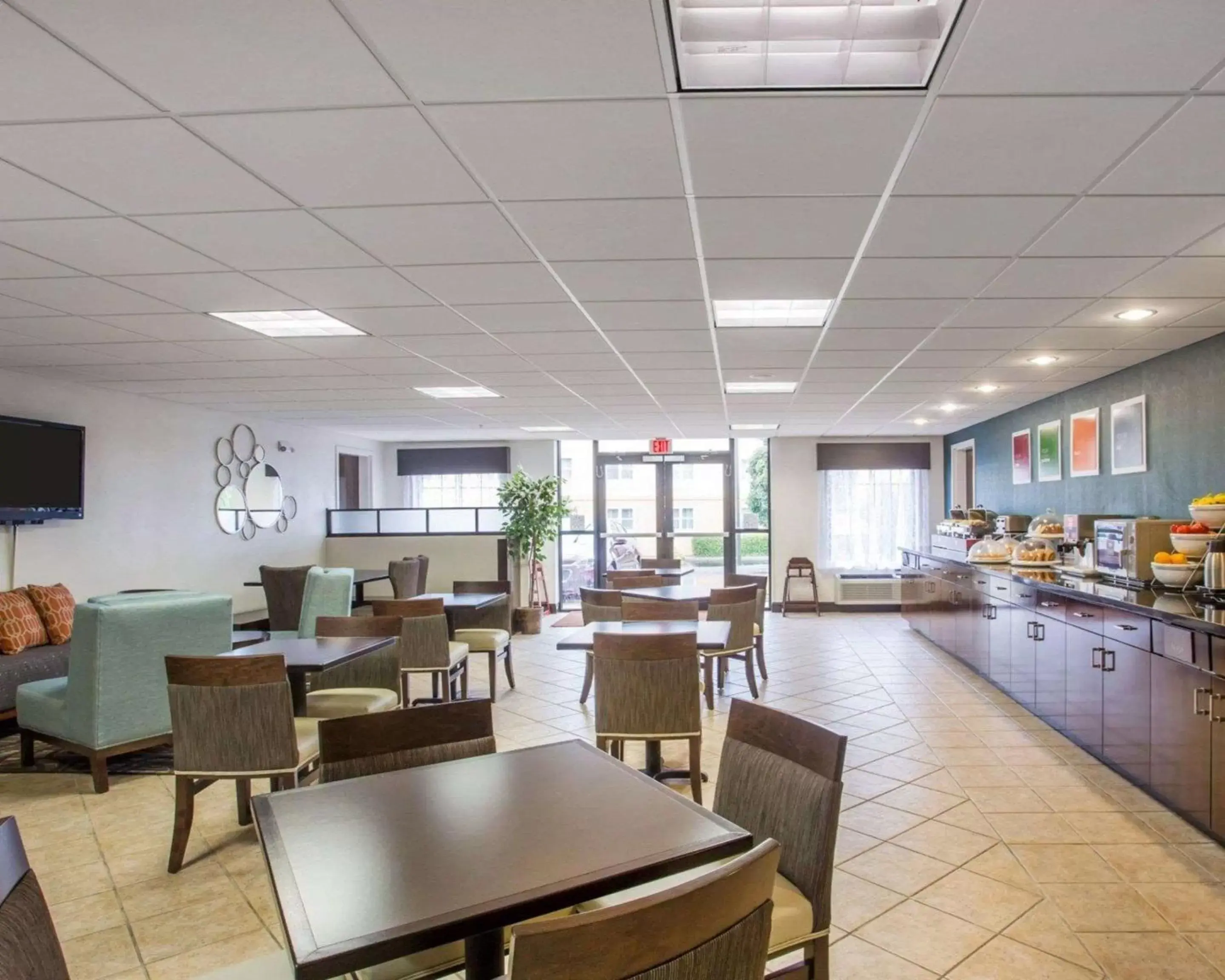 Restaurant/places to eat in Comfort Suites Lebanon Restaurant/places to eat in Comfort Suites Lebanon