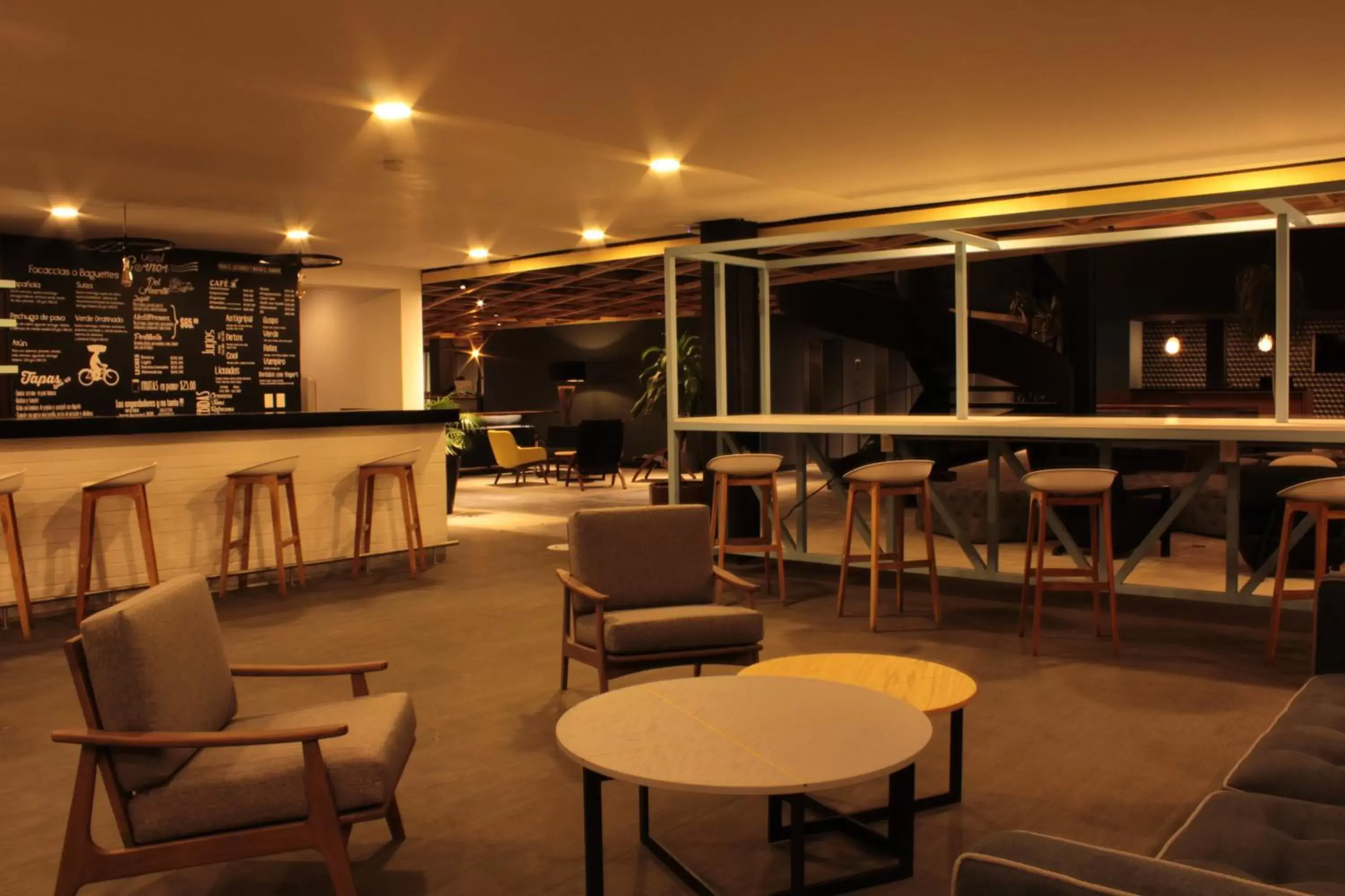 Restaurant/places to eat, Lounge/Bar in Hotel B Urban