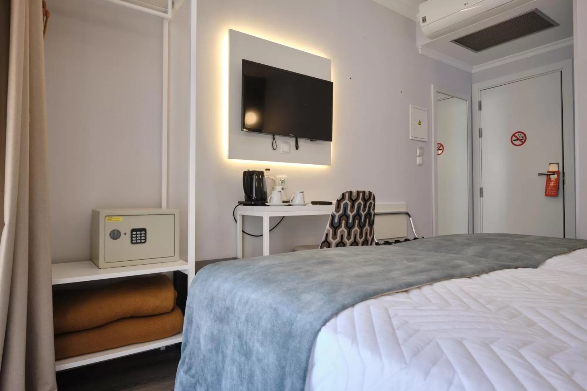 Bedroom, Bed in Patria Hotel