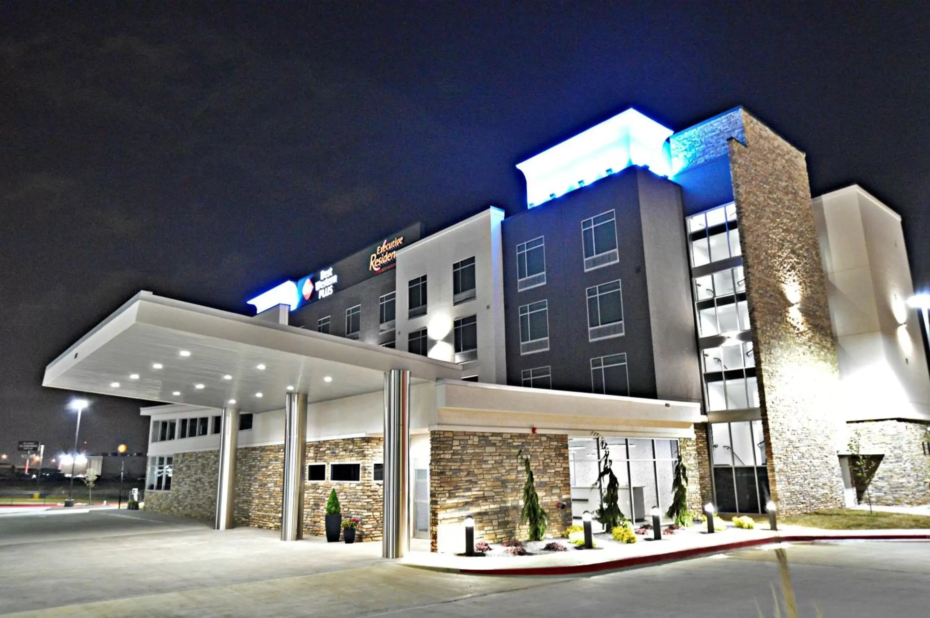 Property Building in Best Western Plus Executive Residency Oklahoma City I-35