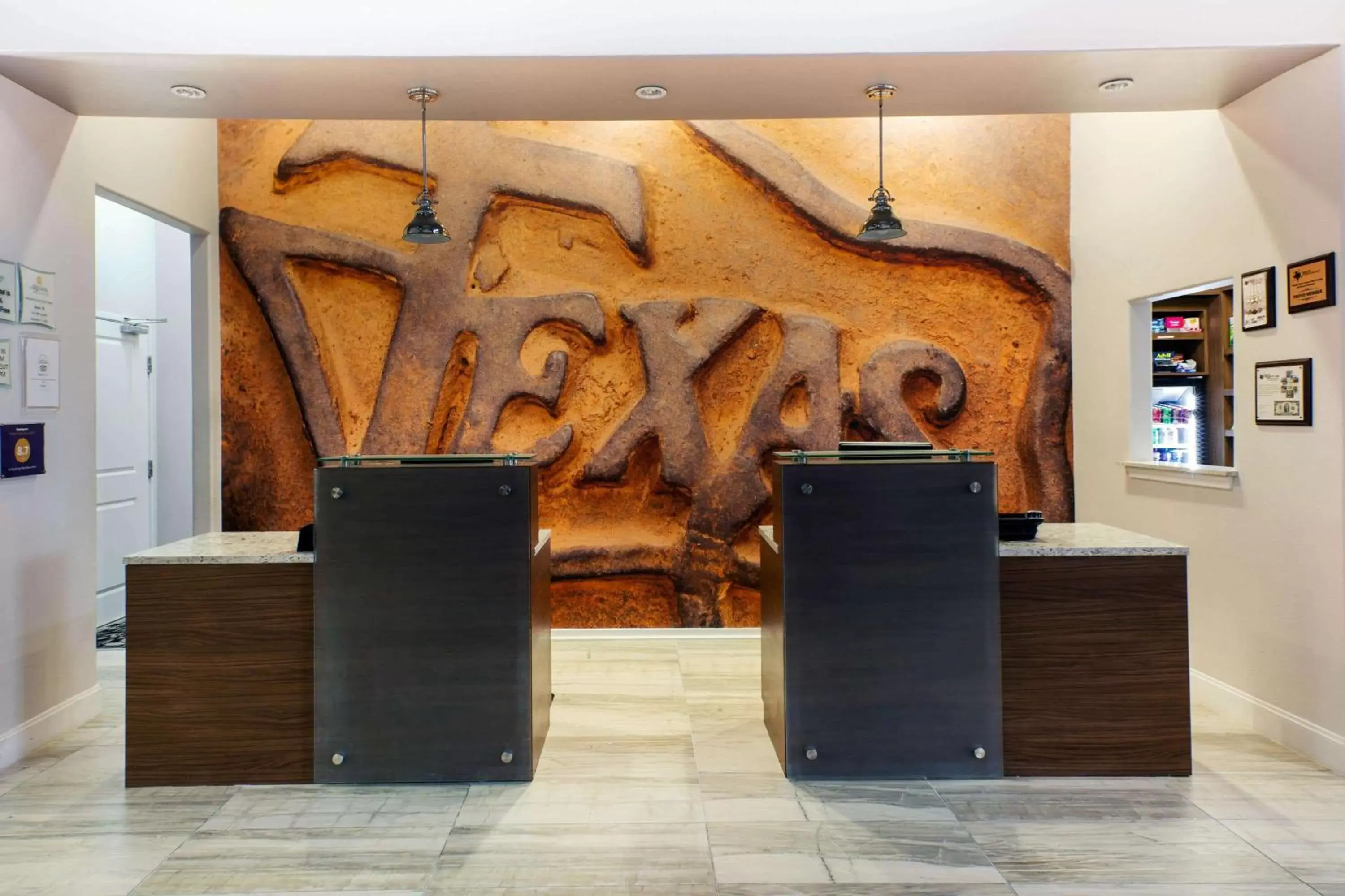 Lobby or reception, Lobby/Reception in La Quinta by Wyndham Alvin
