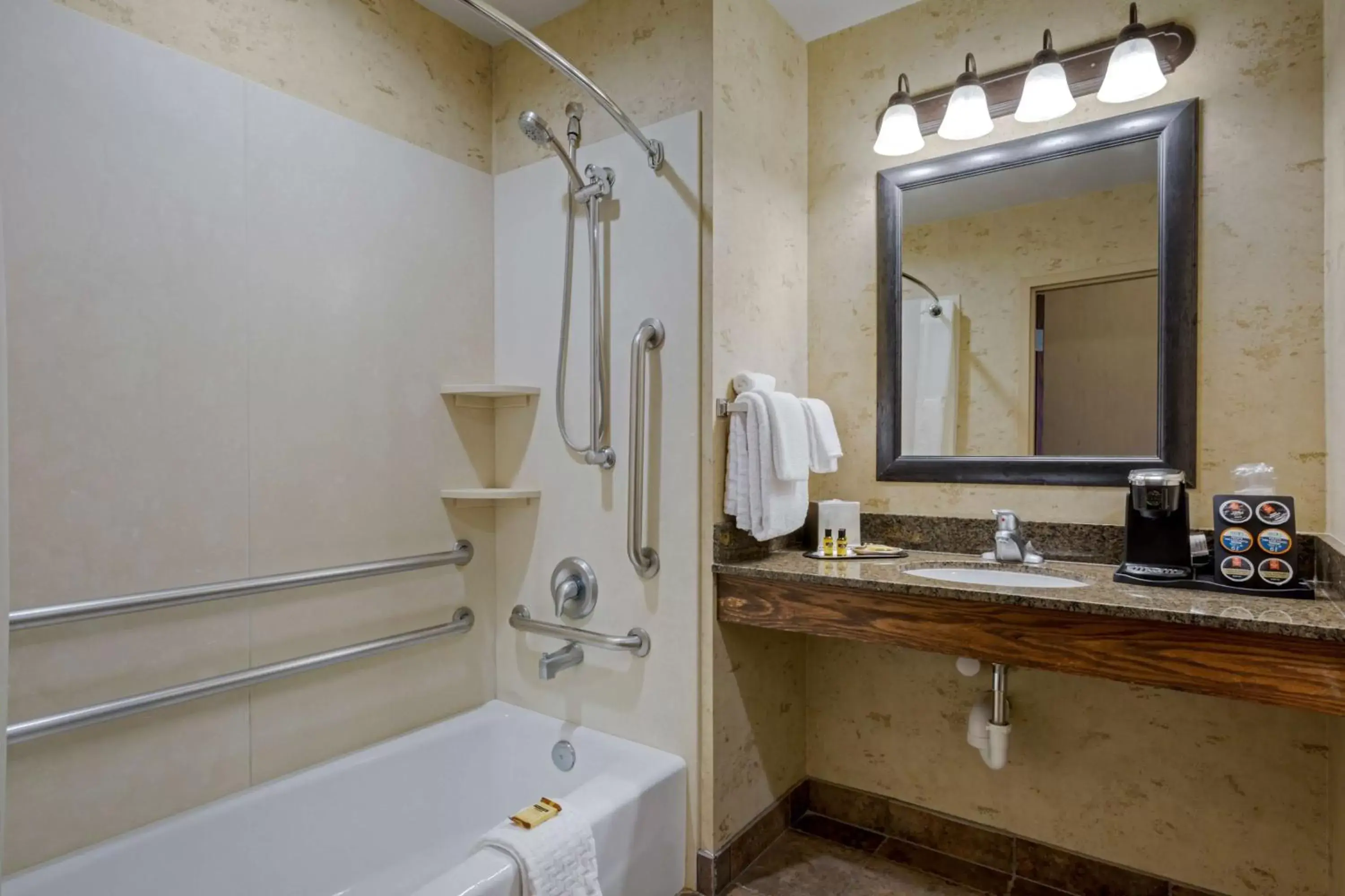 Bathroom in Best Western PLUS Bryce Canyon Grand Hotel