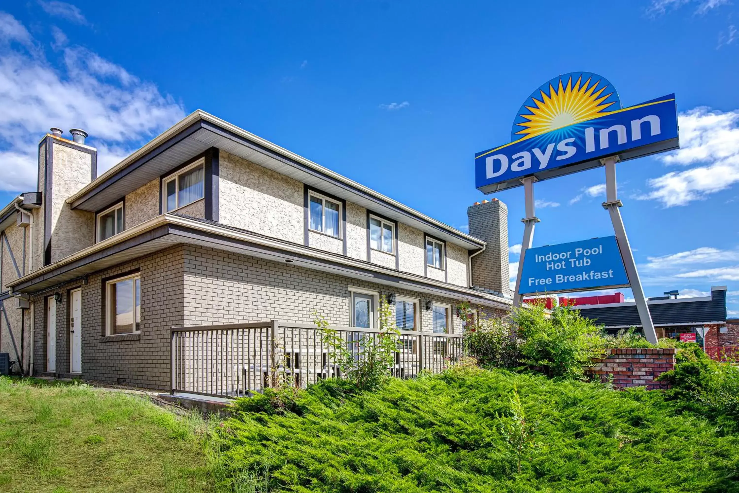 Property Building in Days Inn by Wyndham Vernon