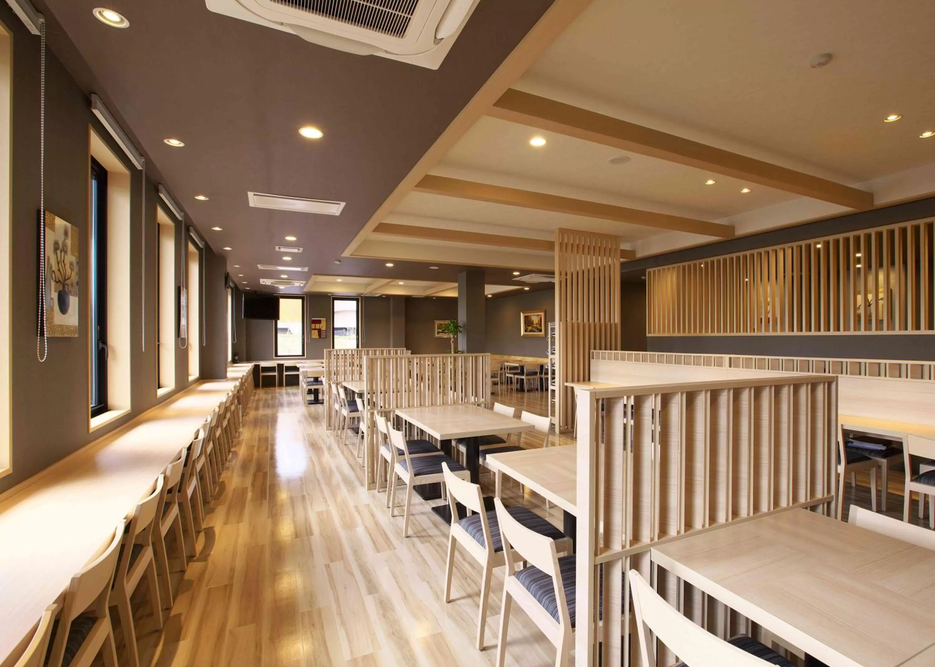 Restaurant/places to eat in Hotel Route Inn Osaka Izumi -Kishiwada Izumi Inter-